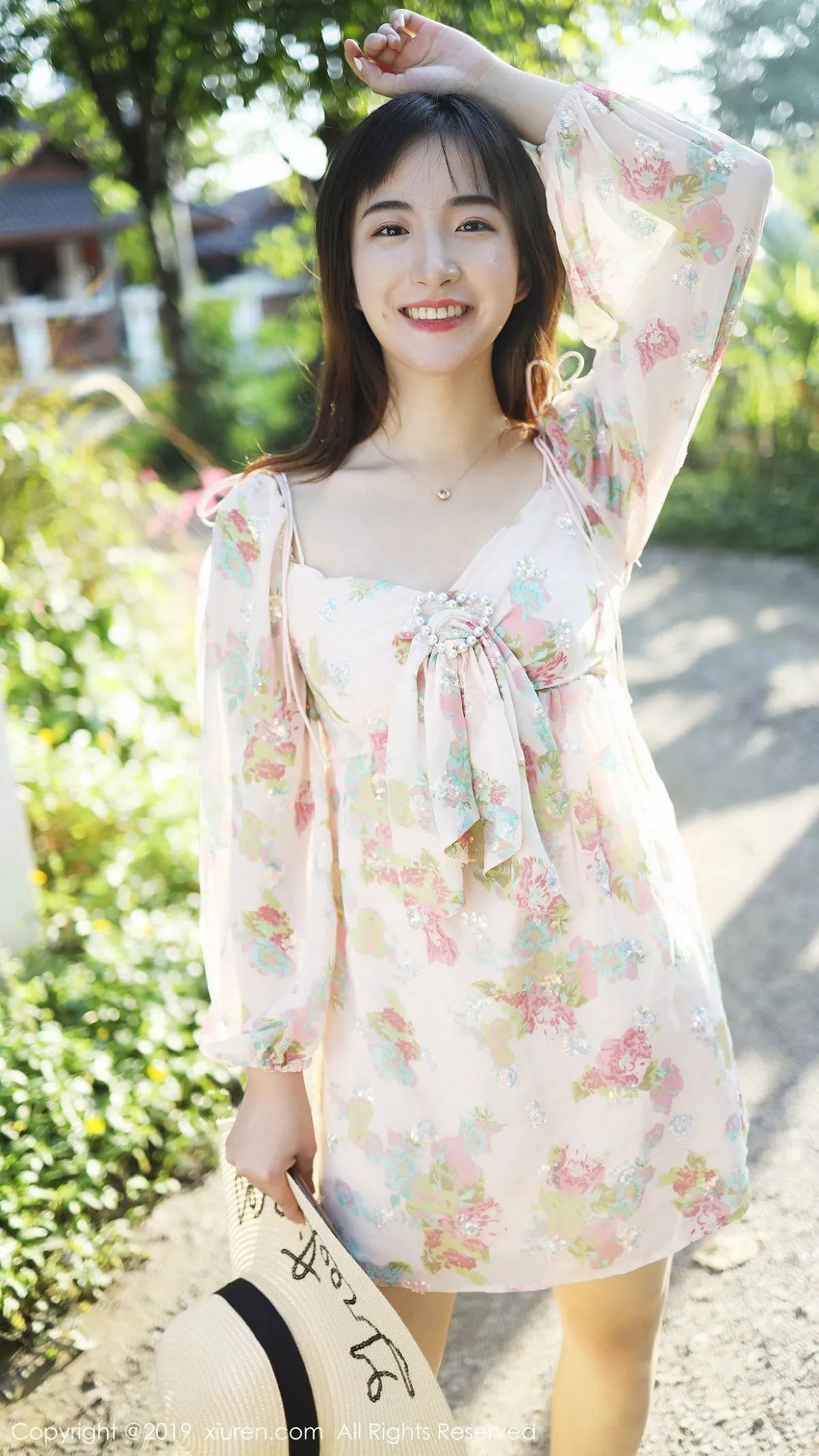 秀人集.com_[XiuRen秀人网]No.1892_嫩模艺儿拿铁泰国旅拍室外小清新主题蕾丝短裙迷人诱惑写真55P