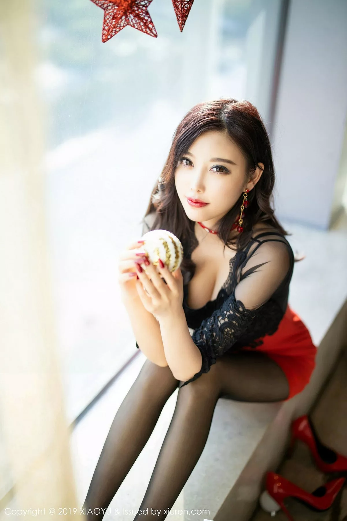 秀人集.com_[XiaoYu画语界]Vol.225_女神杨晨晨圣诞礼物主题红短裙配性感黑丝撩人诱惑写真103P