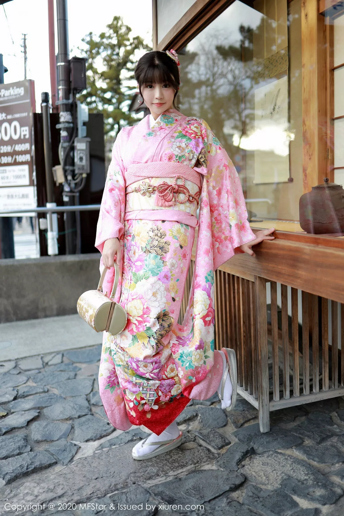 秀人集.com_[MFStar模范学院]Vol.254_女神朱可儿Flower日本旅拍绚丽和服真空秀豪乳诱惑写真75P