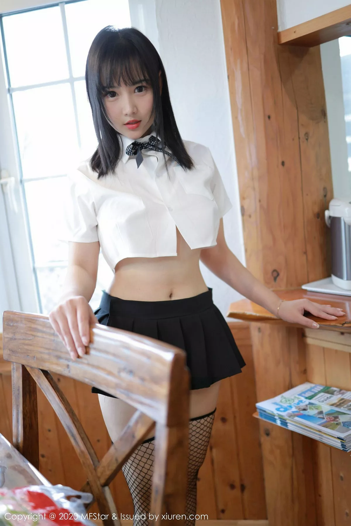秀人集.com_[MFStar模范学院]Vol.255_女神徐微微mia日本旅拍私房黑短裙露丁字裤翘臀诱惑写真52P