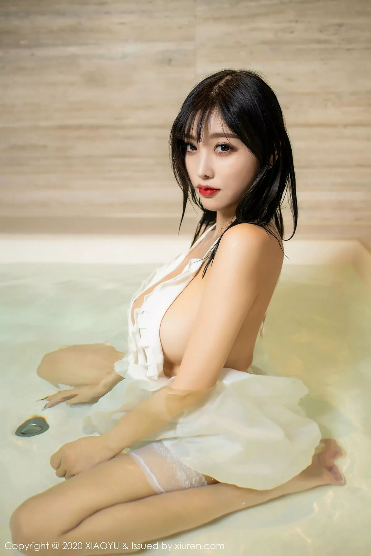 秀人集.com_[XiaoYu画语界]Vol.234_女神杨晨晨海南心愿旅拍温泉里性感吊裙湿身撩人诱惑写真64P