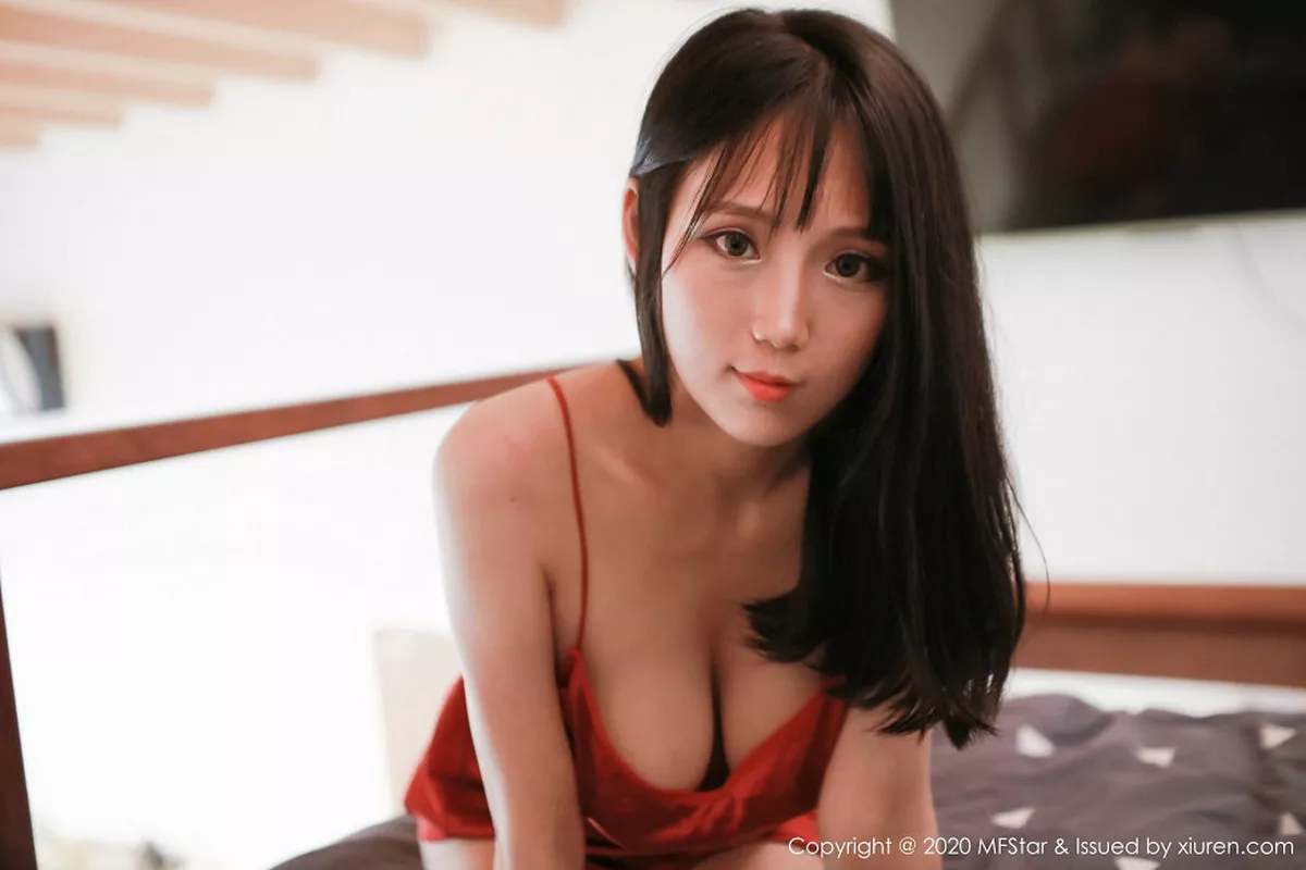 秀人集.com_[MFStar模范学院]Vol.258_嫩模李可可私房红色低胸真空睡衣秀白嫩豪乳火辣诱惑写真52P