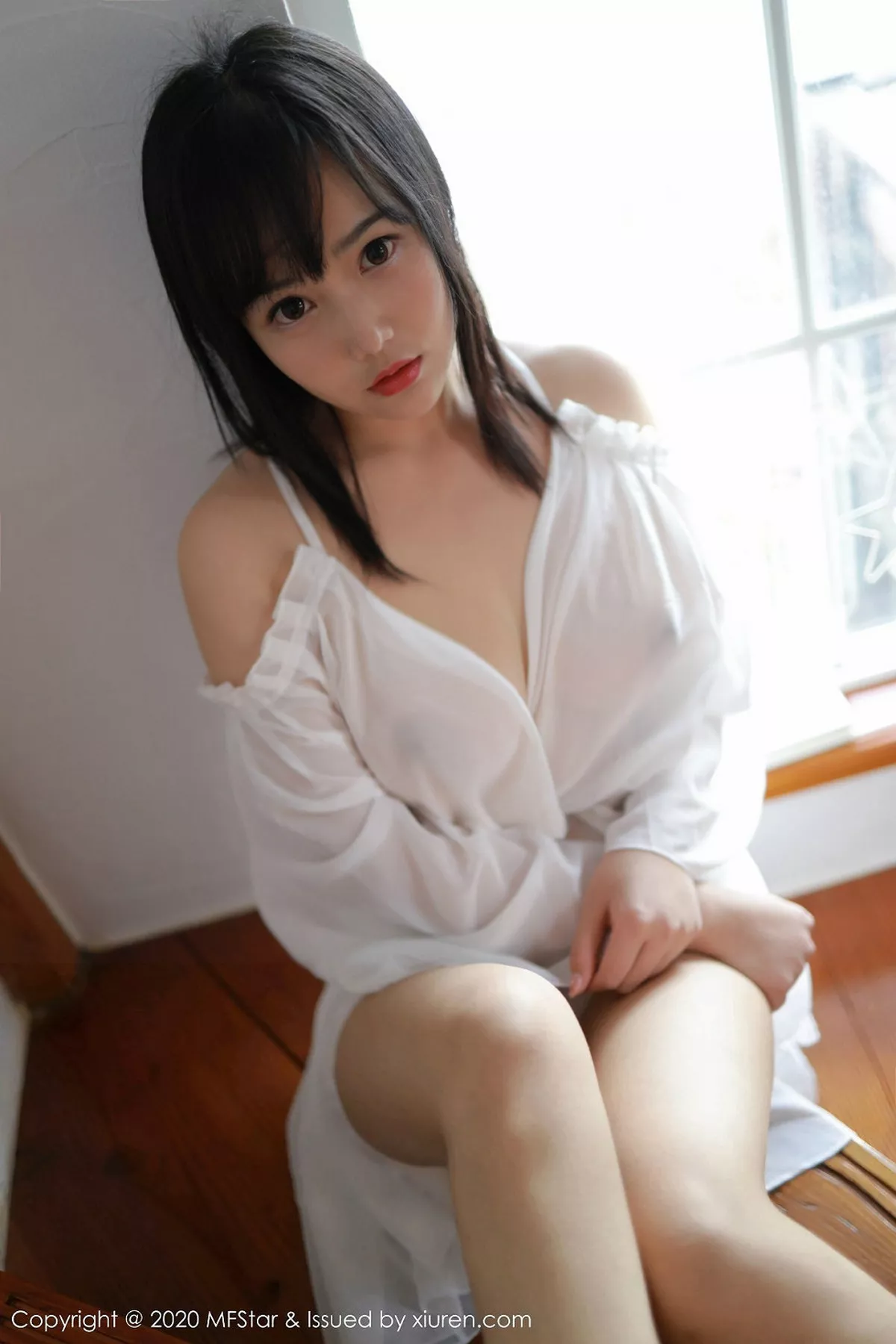 秀人集.com_[MFStar模范学院]Vol.260_嫩模徐微微mia日本旅拍白色透视薄纱真空秀童颜巨乳诱惑写真50P