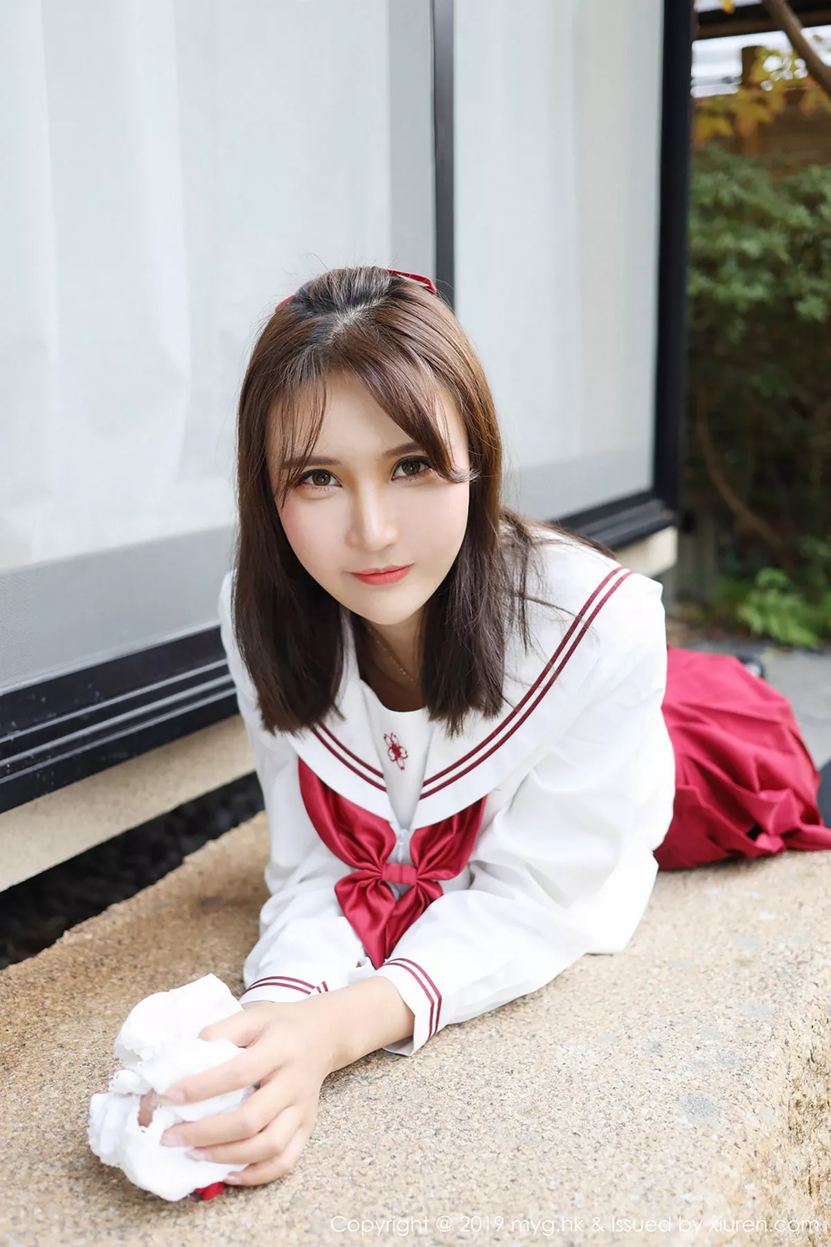 秀人集.com_[MyGirl美媛馆]Vol.341_女神SOLO-尹菲日本旅拍户外红色学生制服清爽迷人写真44P