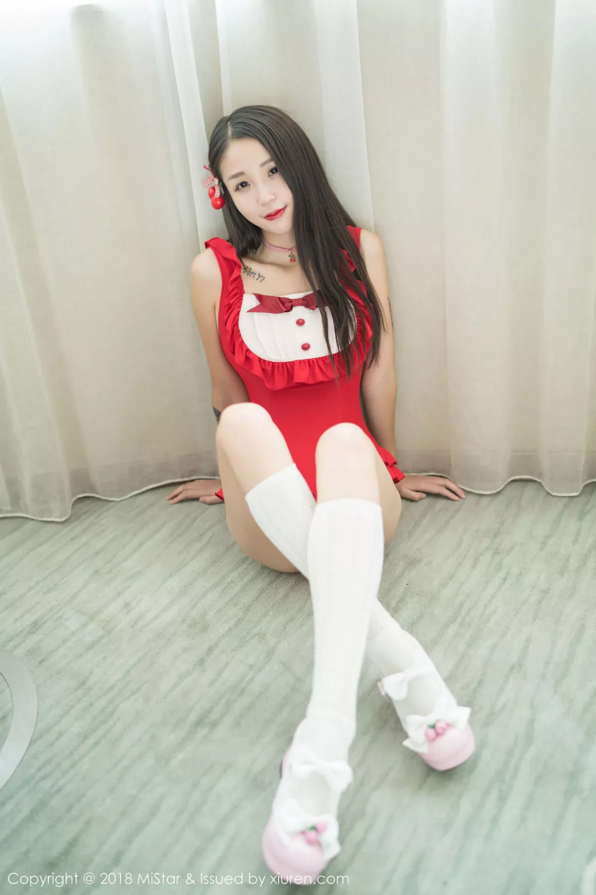 秀人集.com_[MiStar魅妍社]Vol.258_嫩模白沫私房红色连体睡衣+白色蕾丝内衣半脱诱惑写真48P