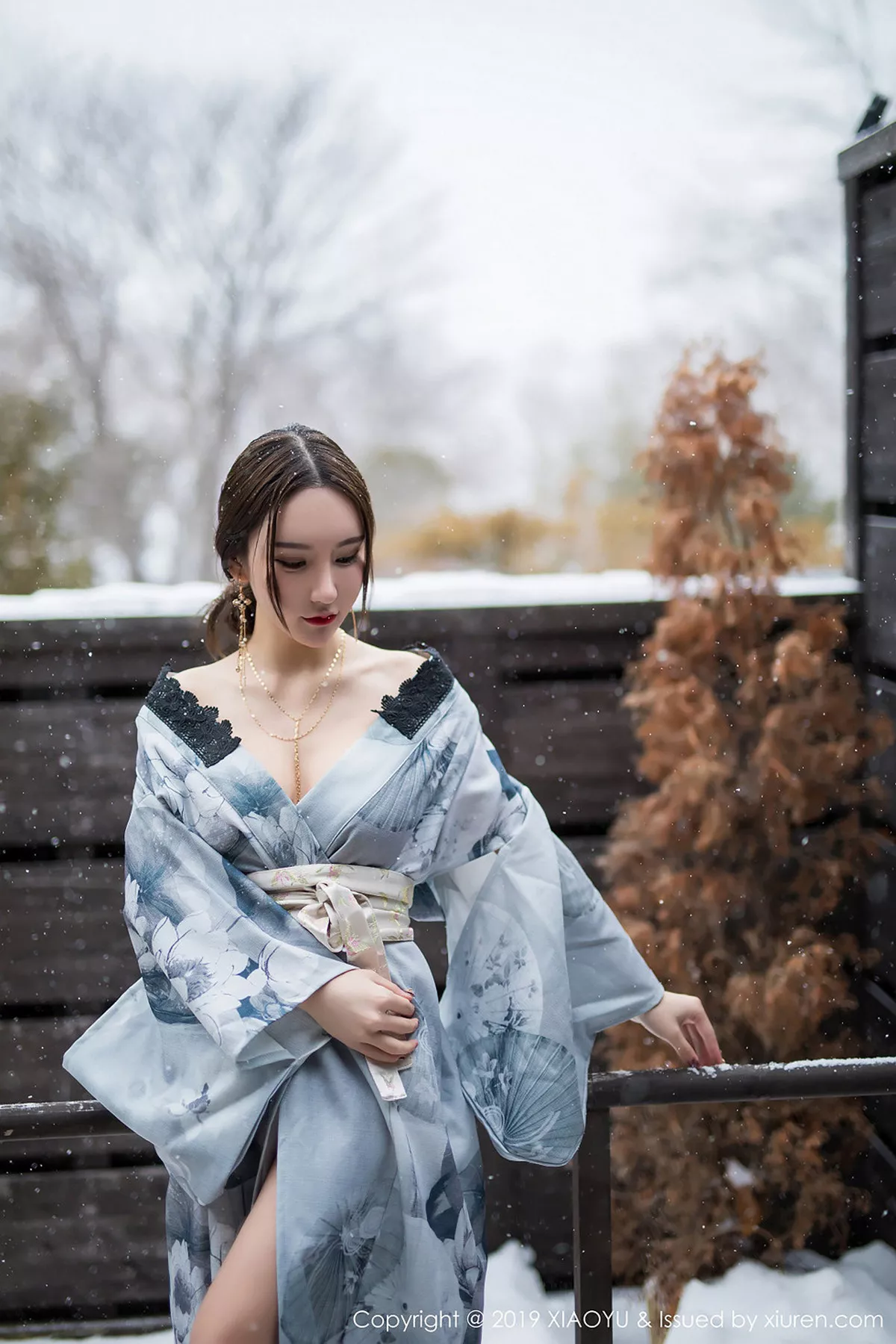 秀人集.com_[XiaoYu画语界]Vol.007_女神周于希Sandy北海道旅拍雪中佳人秀美乳撩人诱惑写真47P