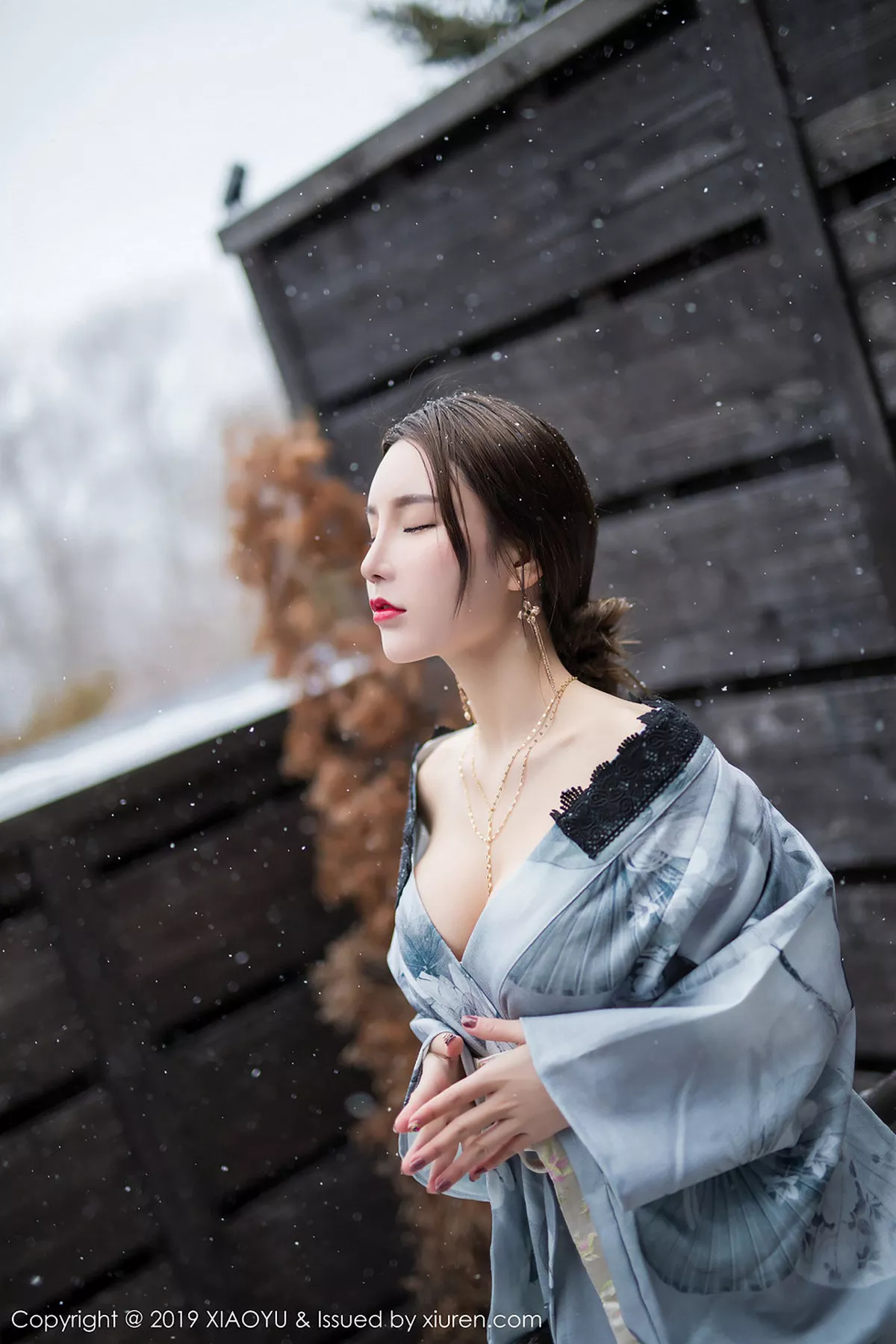 秀人集.com_[XiaoYu画语界]Vol.007_女神周于希Sandy北海道旅拍雪中佳人秀美乳撩人诱惑写真47P