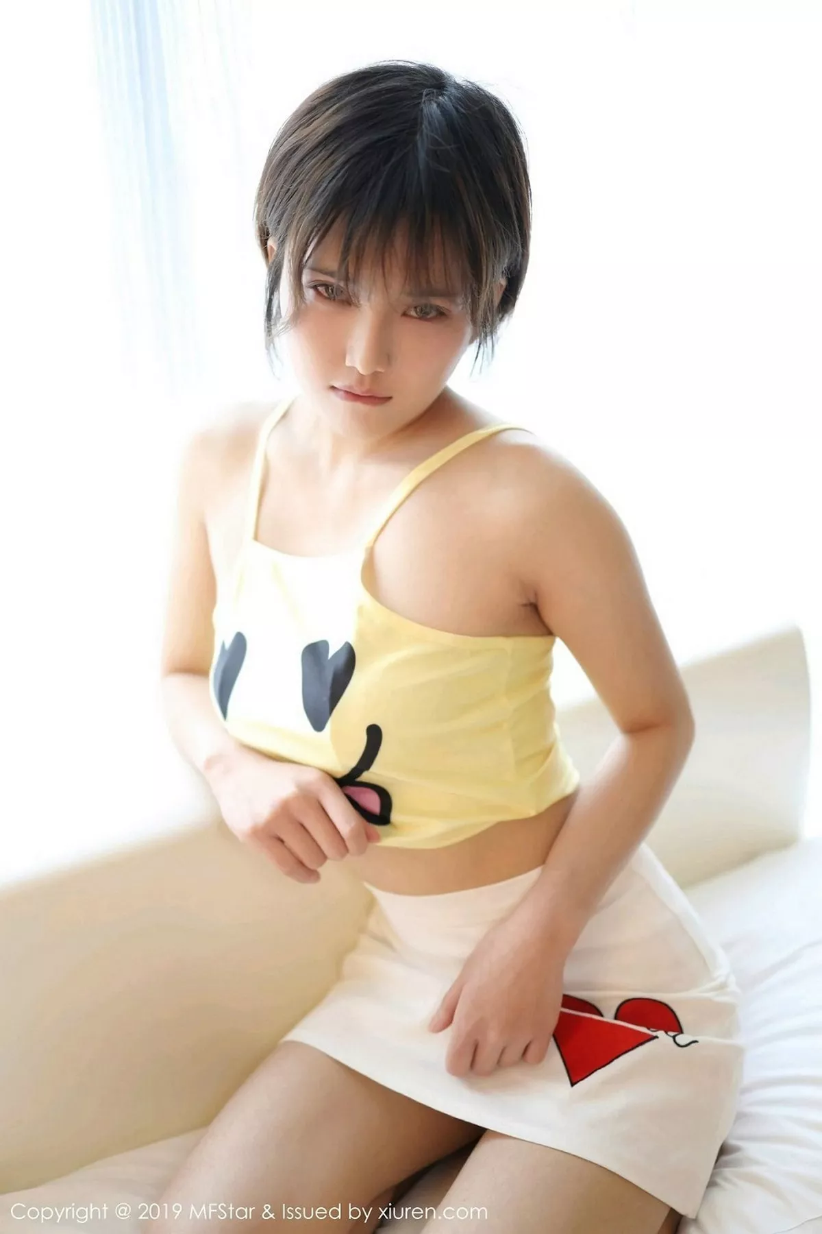 秀人集.com_[MFStar模范学院]Vol.178_嫩模小姿2002私房卡通吊带内衣半脱秀白嫩翘臀诱惑写真42P