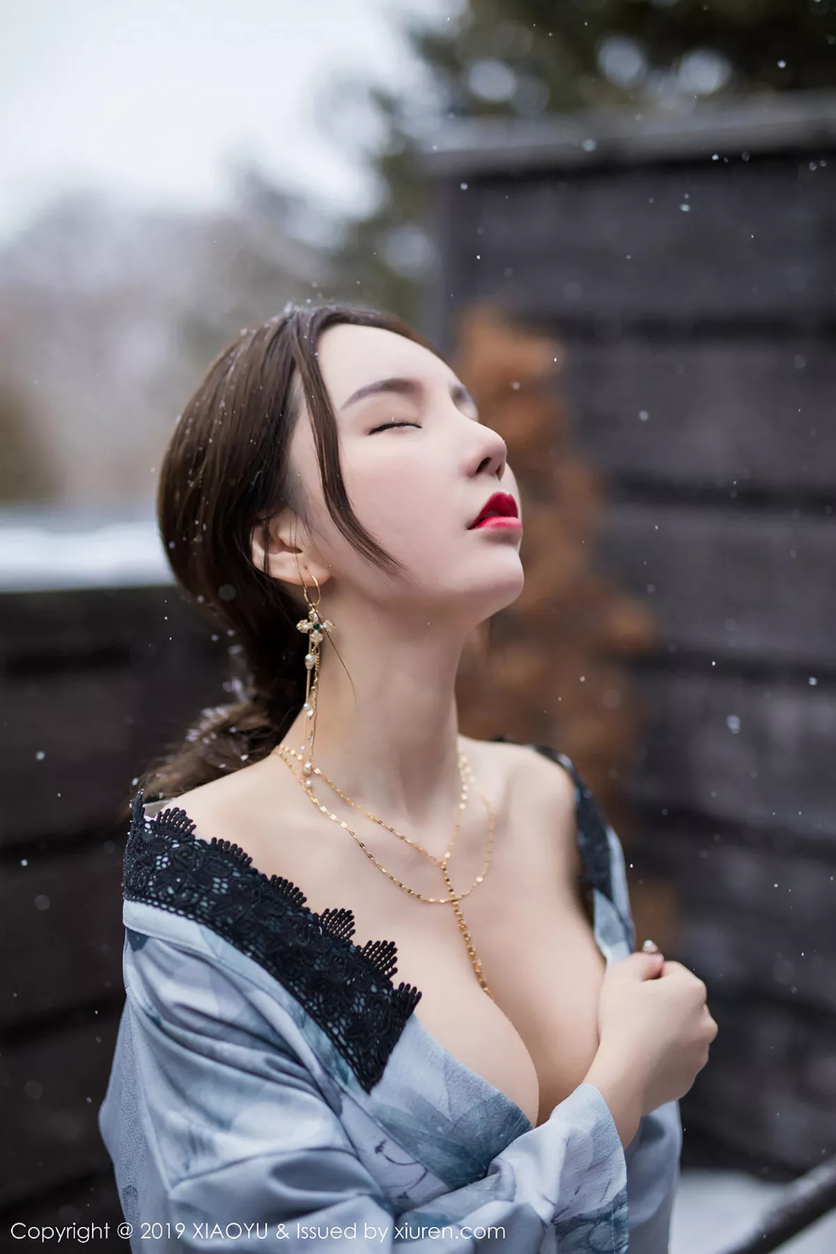 秀人集.com_[XiaoYu画语界]Vol.007_女神周于希Sandy北海道旅拍雪中佳人秀美乳撩人诱惑写真47P