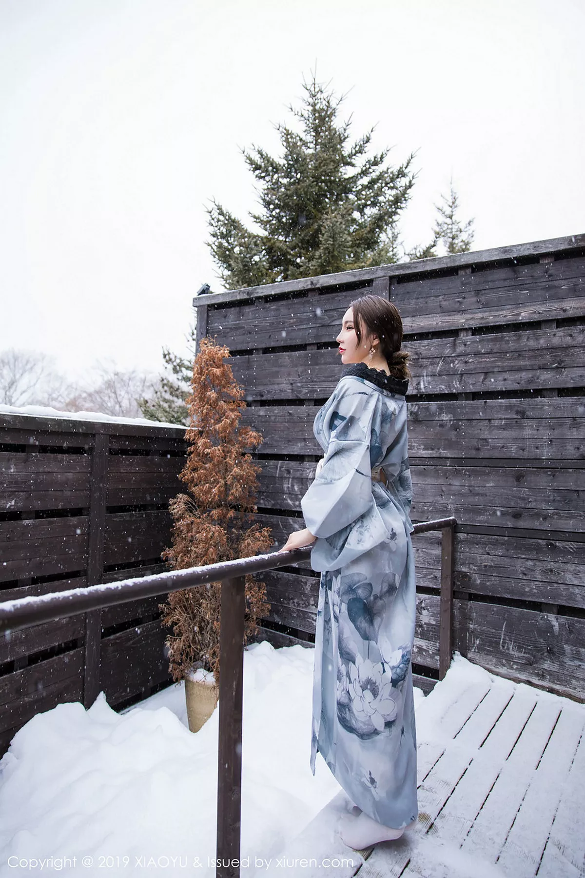 秀人集.com_[XiaoYu画语界]Vol.007_女神周于希Sandy北海道旅拍雪中佳人秀美乳撩人诱惑写真47P