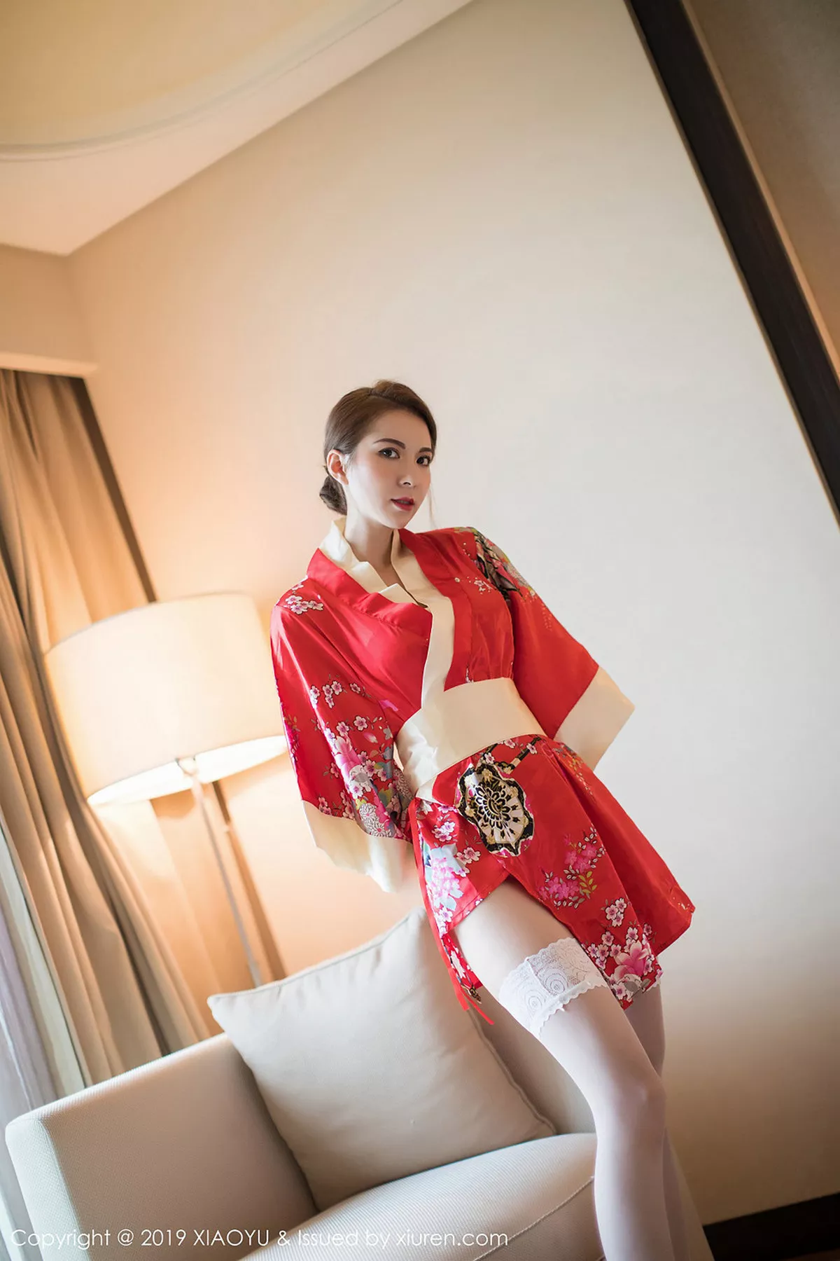 秀人集.com_[XiaoYu画语界]Vol.014_女神Carry私房性感红色和服配白色蕾丝袜妩媚诱惑写真53P