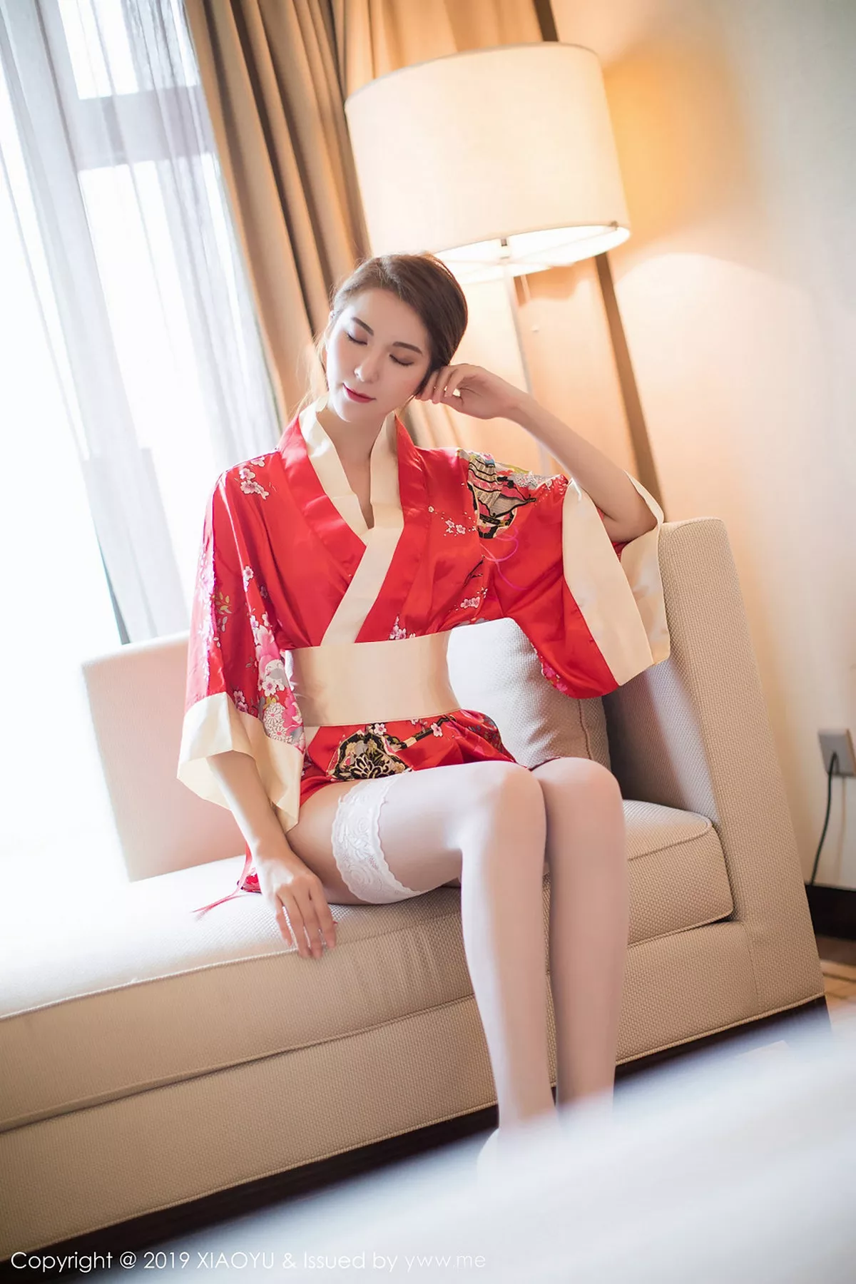 秀人集.com_[XiaoYu画语界]Vol.014_女神Carry私房性感红色和服配白色蕾丝袜妩媚诱惑写真53P