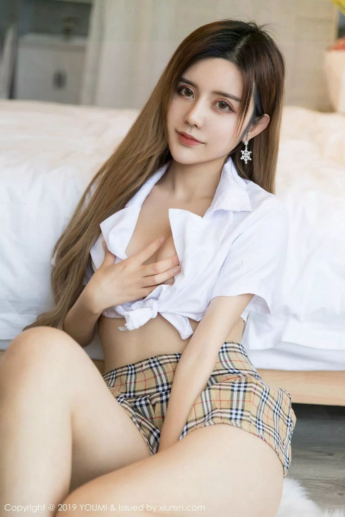 秀人集.com_[YouMi尤蜜荟]Vol.277_女神Cris_卓娅祺私房学生制服半脱露惹火身材豪乳诱惑写真47P