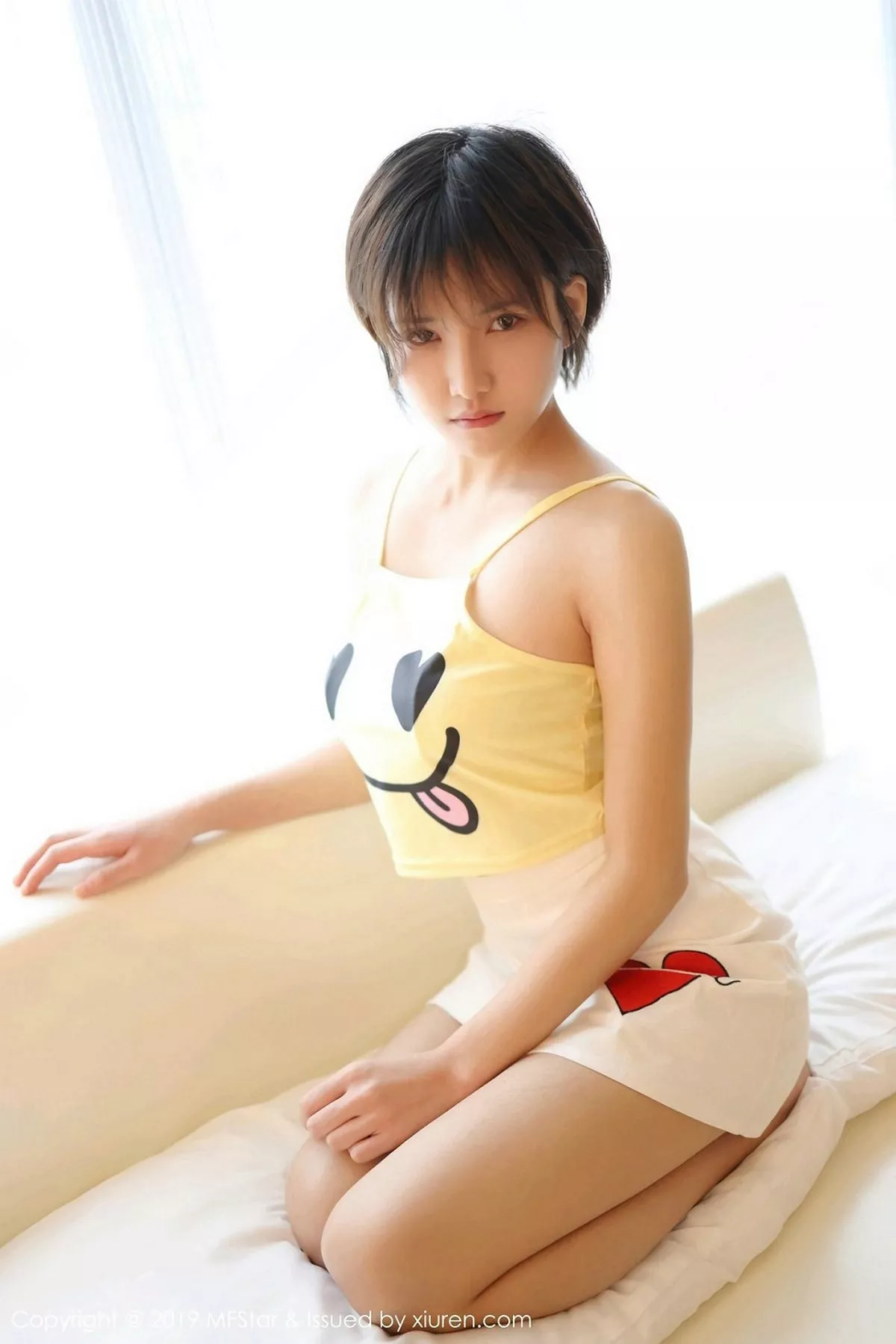 秀人集.com_[MFStar模范学院]Vol.178_嫩模小姿2002私房卡通吊带内衣半脱秀白嫩翘臀诱惑写真42P