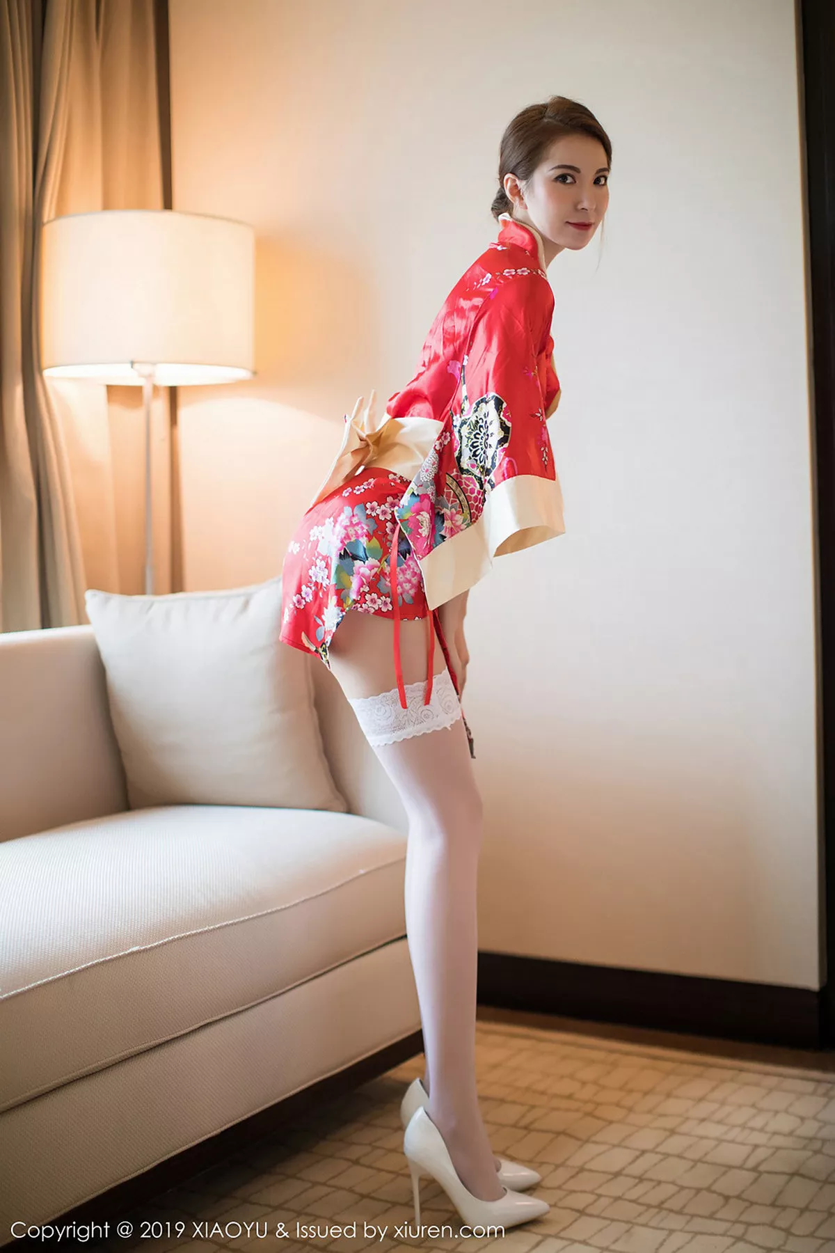 秀人集.com_[XiaoYu画语界]Vol.014_女神Carry私房性感红色和服配白色蕾丝袜妩媚诱惑写真53P