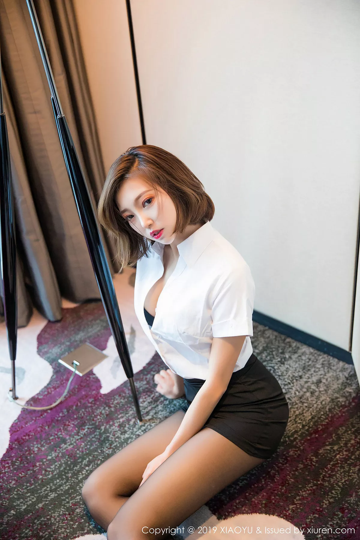秀人集.com_[XiaoYu画语界]Vol.009_女神冯木木LRIS秘书OL白衬衣配无内黑丝裤袜完美诱惑写真65P