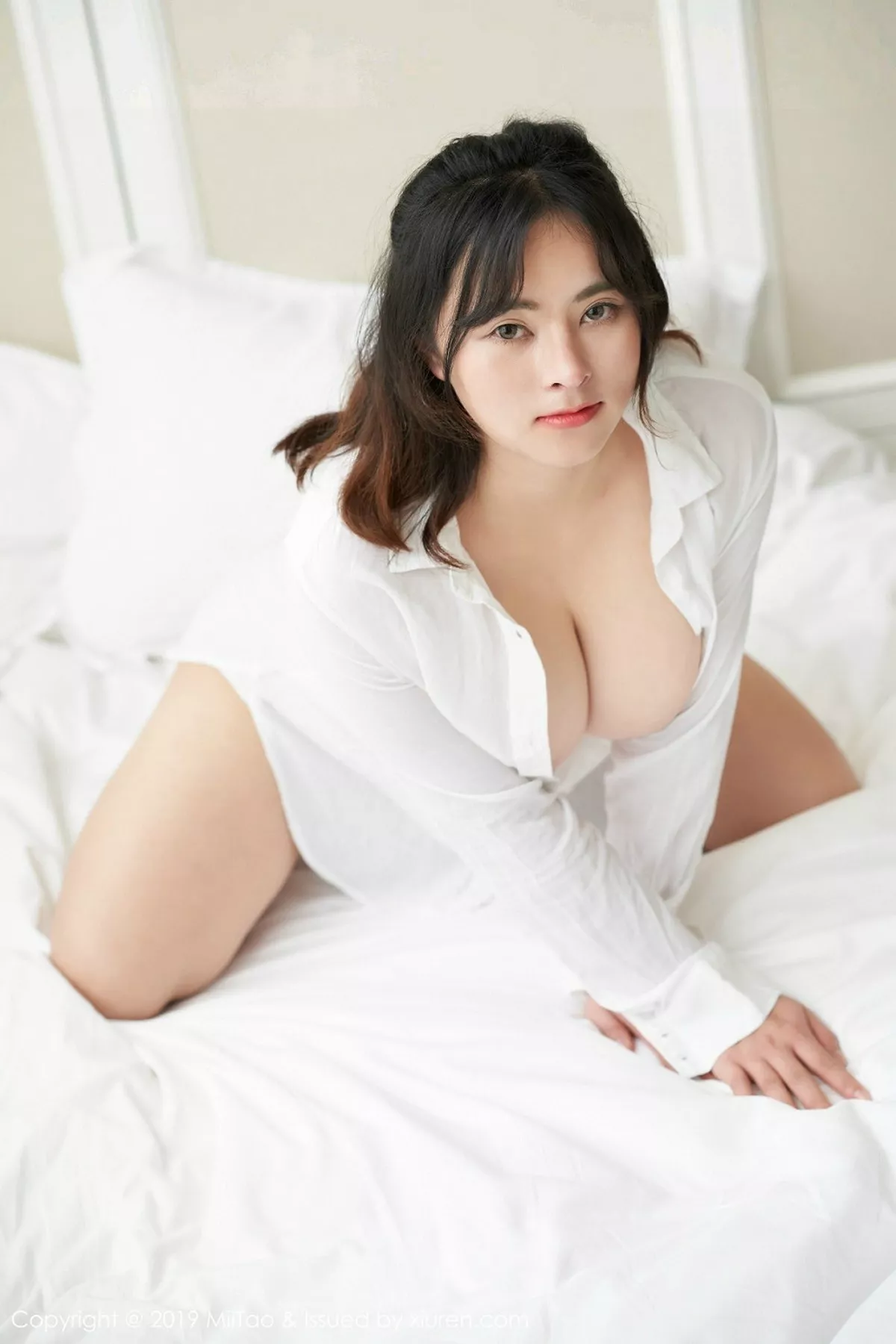 秀人集.com_[MiiTao蜜桃社]Vol.125_嫩模静香Mandy居家床上大尺度全裸秀豪乳翘臀火辣诱惑写真50P