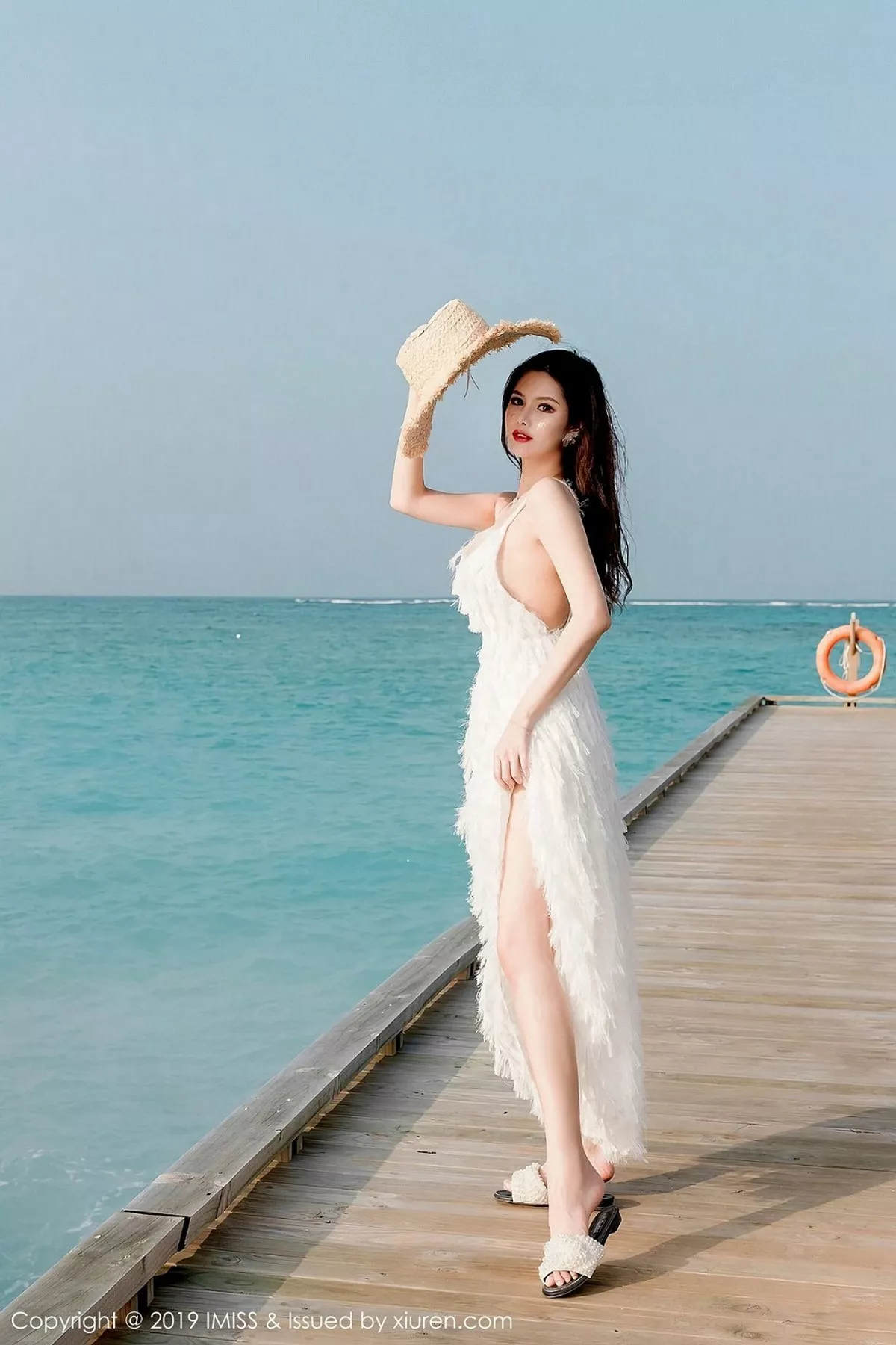 秀人集.com_[IMISS爱蜜社]Vol.330_女神若彤boomboom马尔代夫旅拍户外薄纱透视内衣完美诱惑写真40P