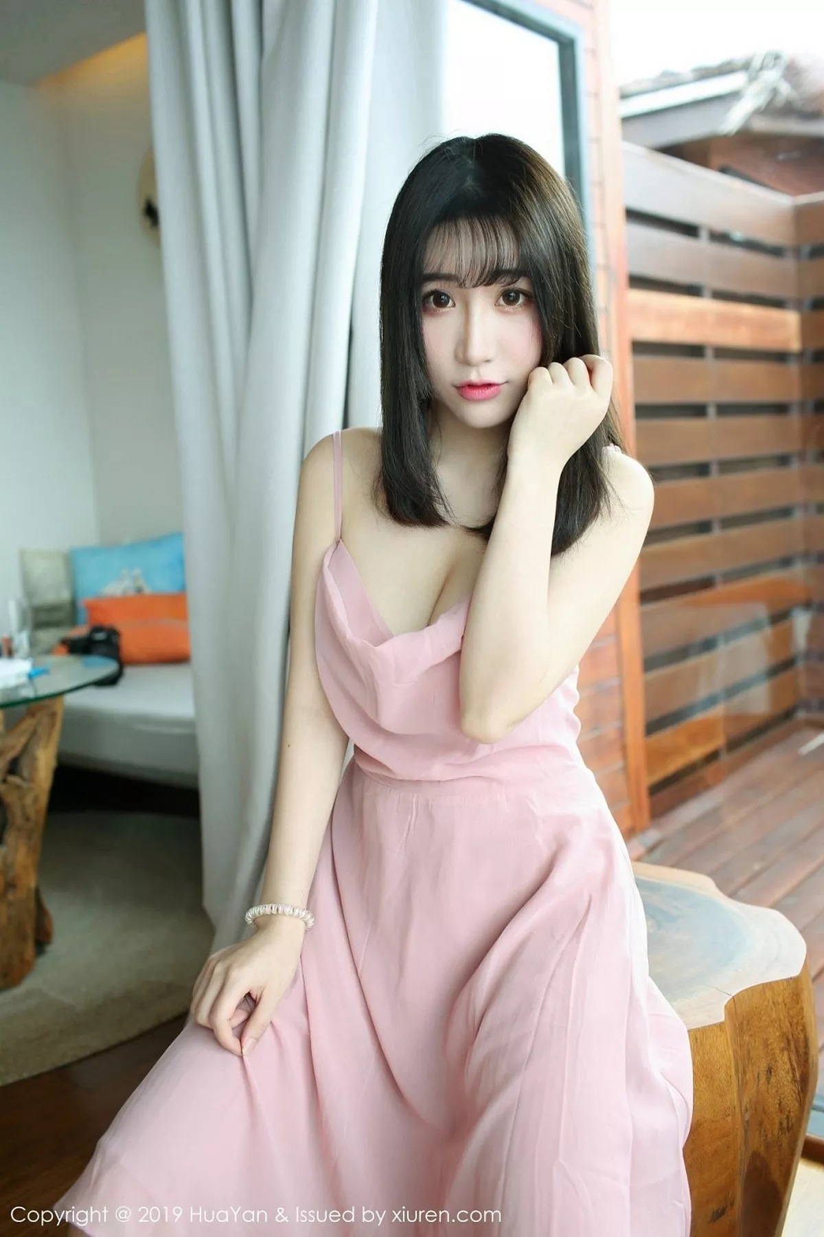秀人集.com_[HuaYan花の颜]Vol.062_嫩模绯月樱-Cherry粉色吊带连身裙露丁字裤翘臀诱惑写真51P