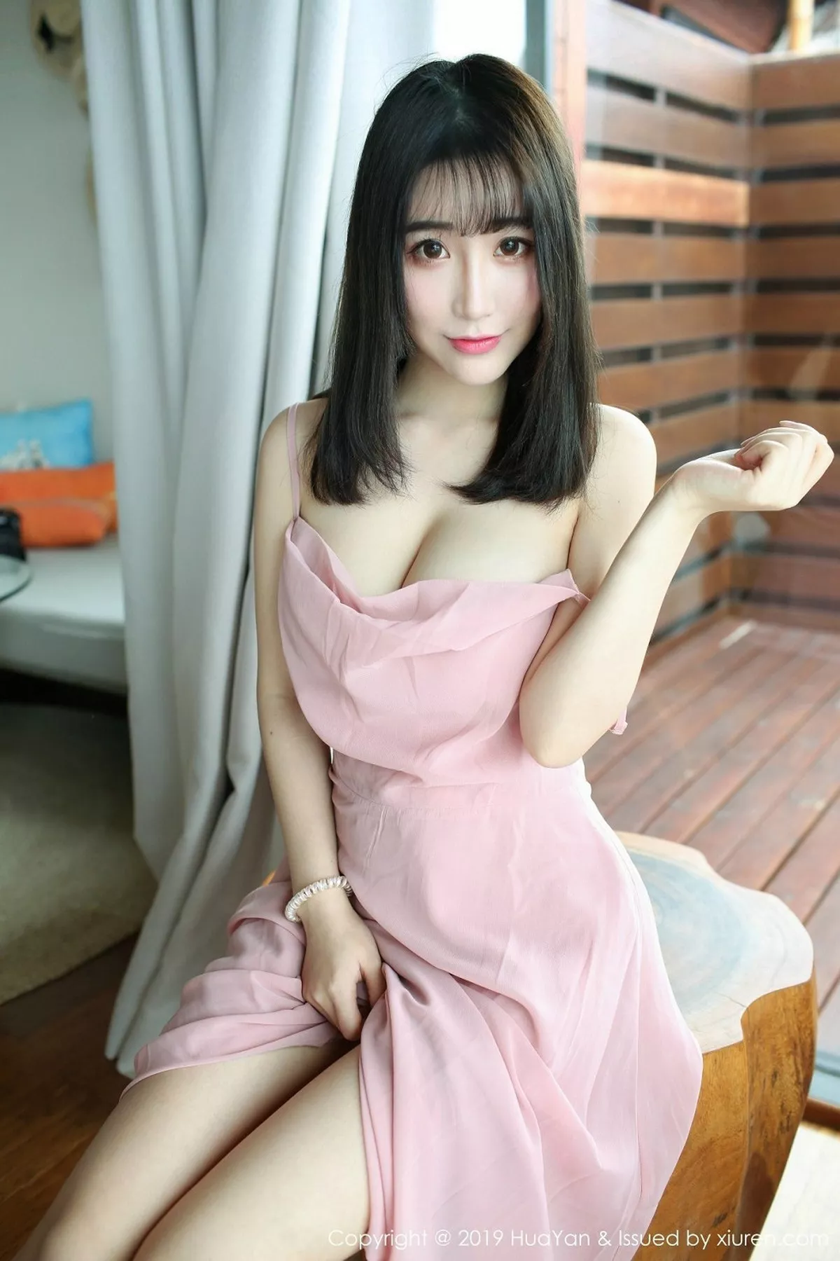 秀人集.com_[HuaYan花の颜]Vol.062_嫩模绯月樱-Cherry粉色吊带连身裙露丁字裤翘臀诱惑写真51P