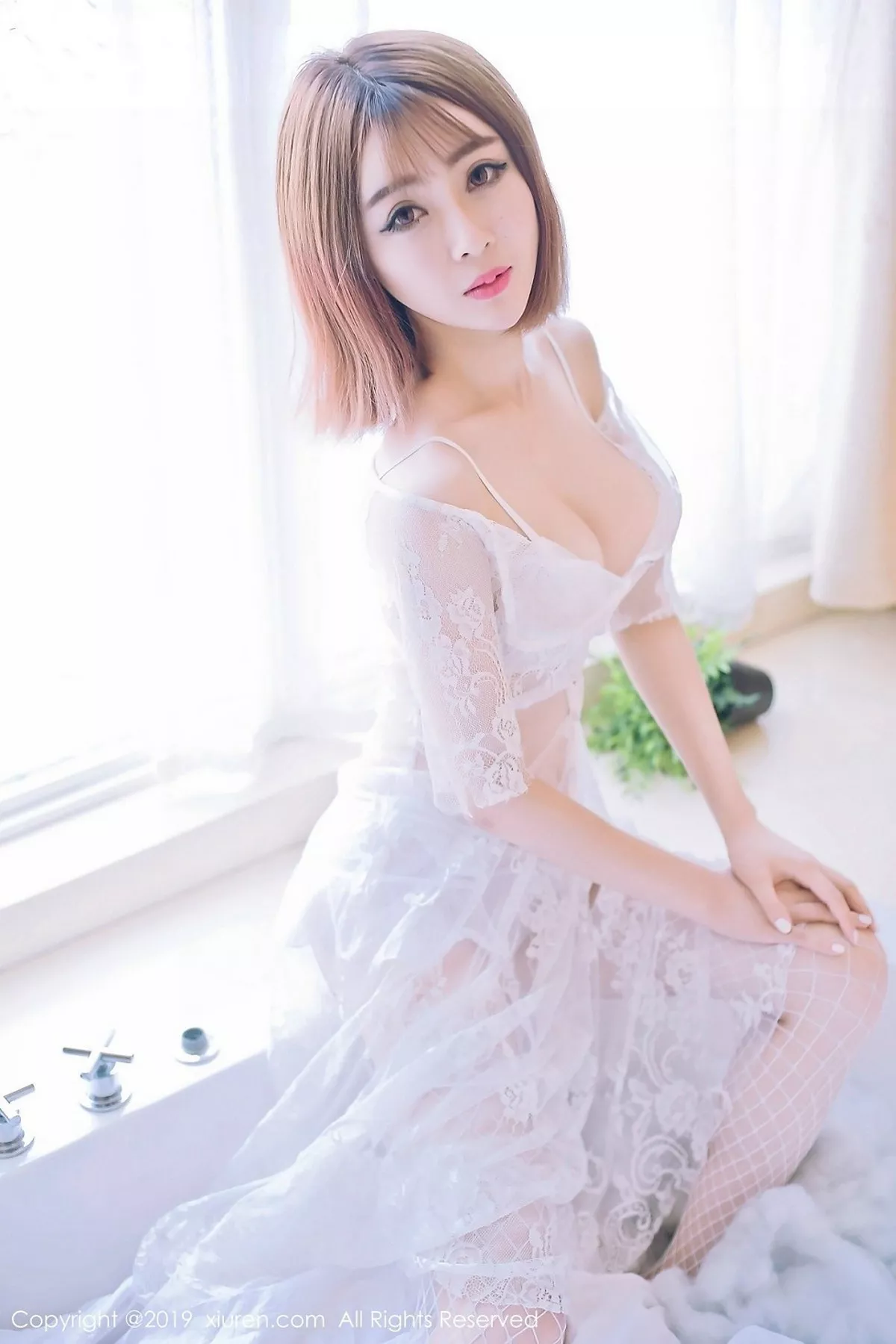 秀人集.com_[XiuRen秀人网]No.1406_嫩模凌萍儿私房白色蕾丝内衣配吊带白丝渔网完美诱惑写真47P