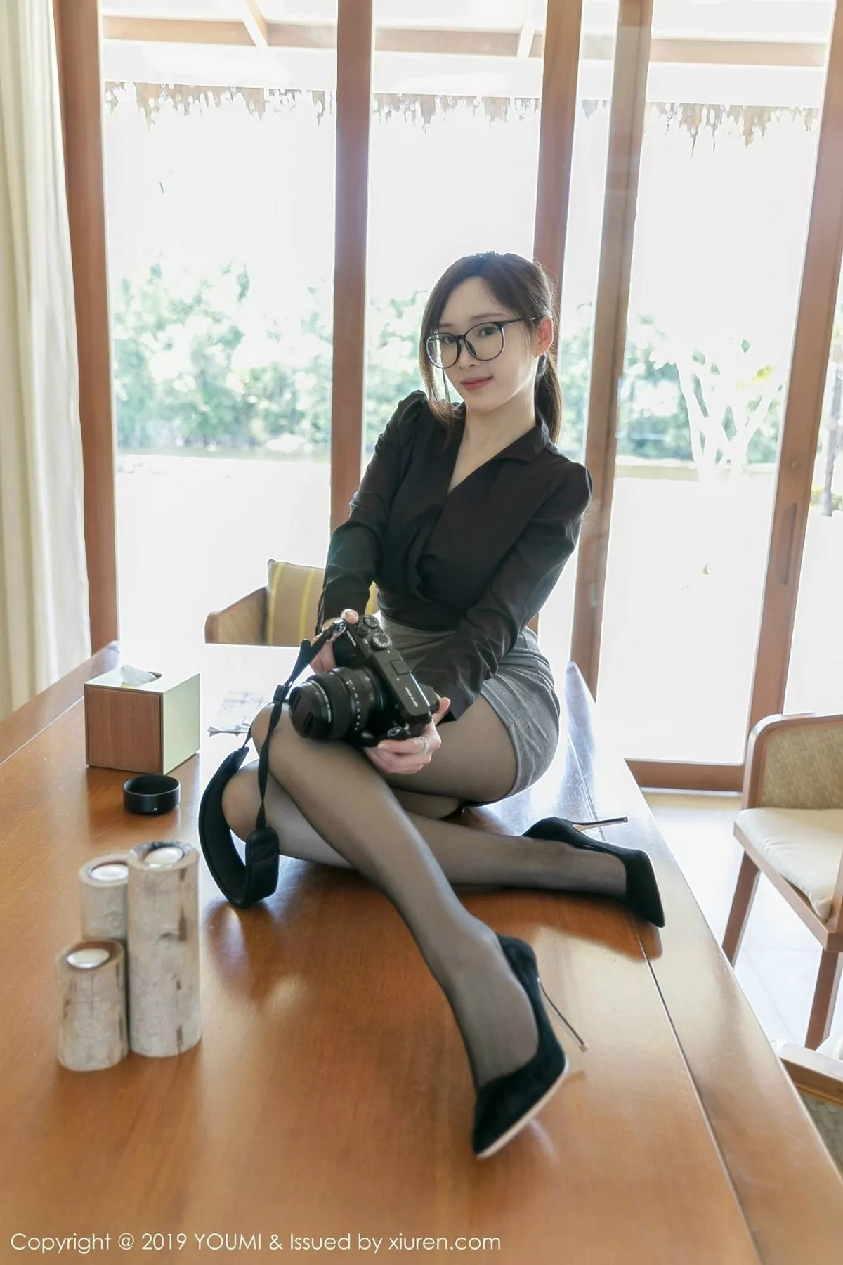 秀人集.com_[YouMi尤蜜荟]Vol.290_女神奶瓶土肥圆越南旅拍真空皮衣露豪乳血滴子遮点诱惑写真70P