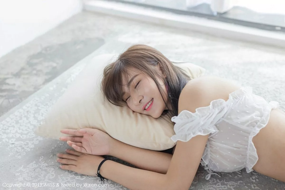 秀人集.com_[IMISS爱蜜社]Vol.339_女神SOLO-尹菲私房薄纱半透内衣露豪乳翘臀极致诱惑写真38P