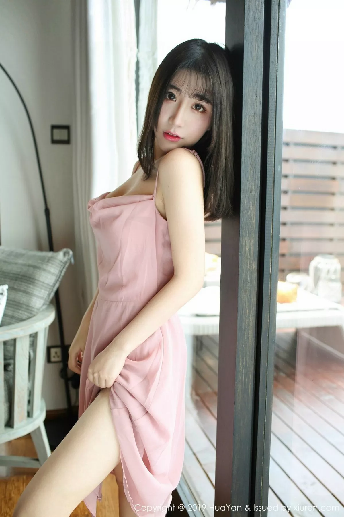 秀人集.com_[HuaYan花の颜]Vol.062_嫩模绯月樱-Cherry粉色吊带连身裙露丁字裤翘臀诱惑写真51P