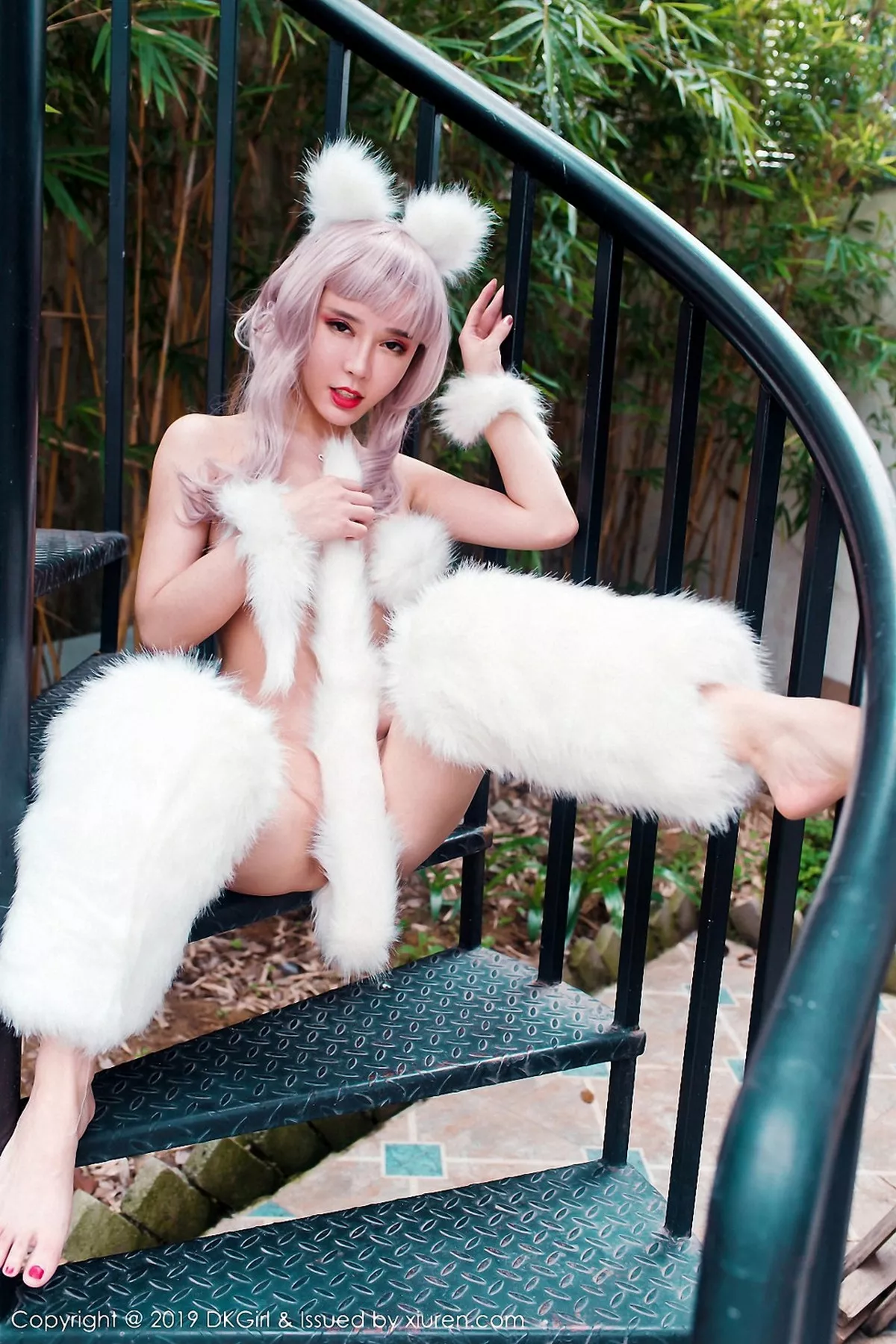 秀人集.com_[DKGirl御女郎]Vol.099_嫩模艾小青户外妖艳白狐大尺度露火辣美体撩人诱惑写真49P