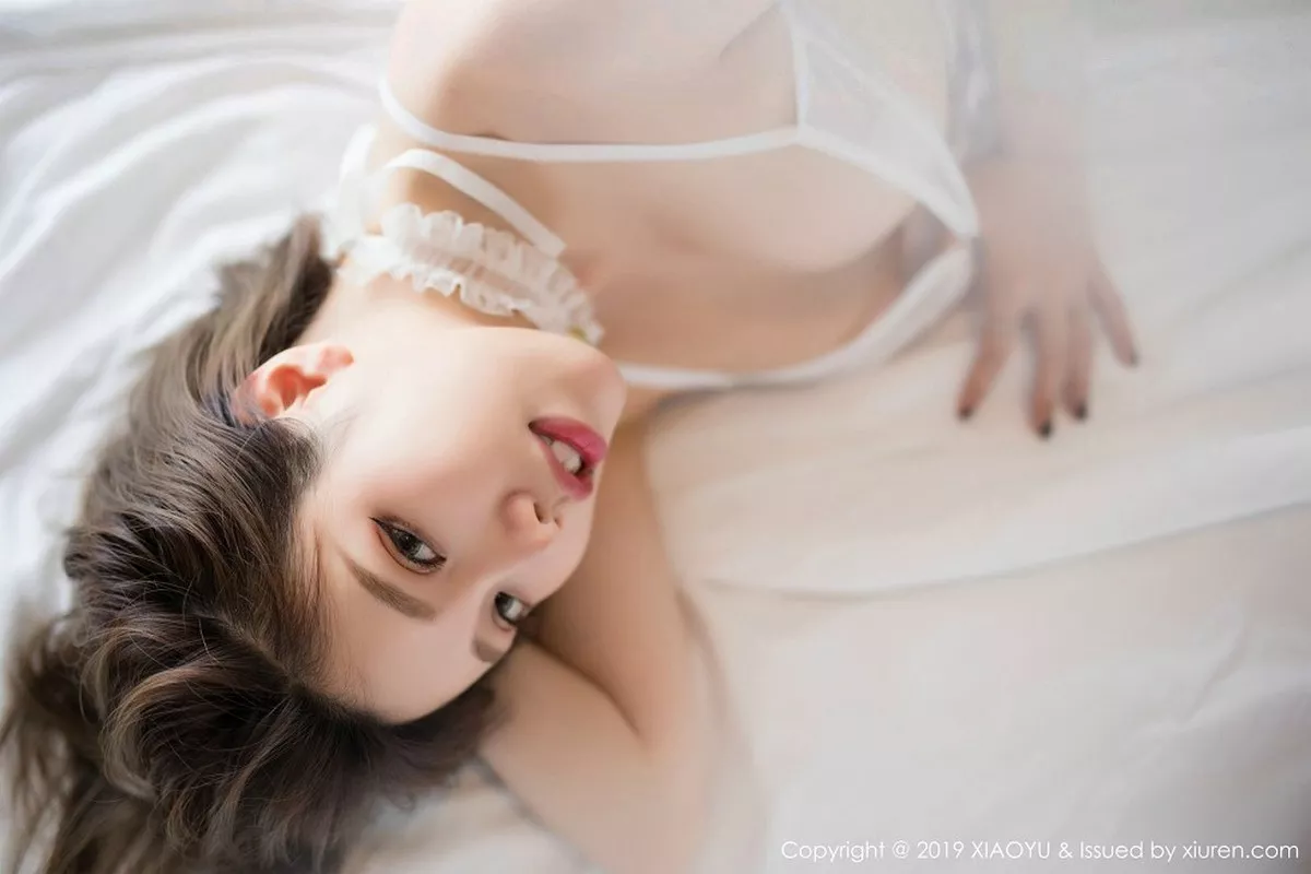 秀人集.com_[XiaoYu画语界]Vol.047_女神黄乐然普吉岛旅拍白色蕾丝薄纱秀完美身材诱惑写真60P
