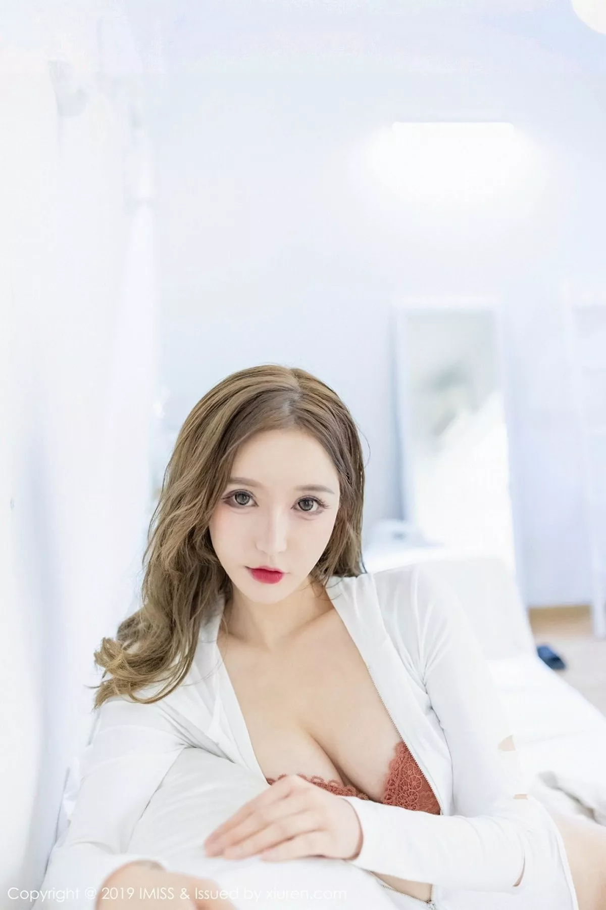 秀人集.com_[IMISS爱蜜社]Vol.336_嫩模小琳私房白色高叉连体衣半脱露豪乳极致诱惑写真43P