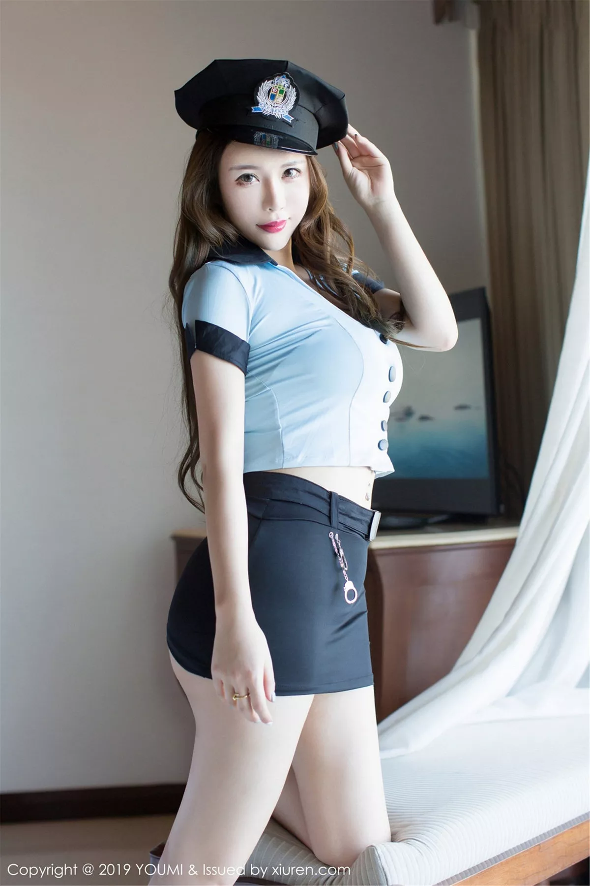 秀人集.com_[YouMi尤蜜荟]Vol.308_女神Egg_尤妮丝私房女警制服半脱露浑圆翘臀极致诱惑写真42P