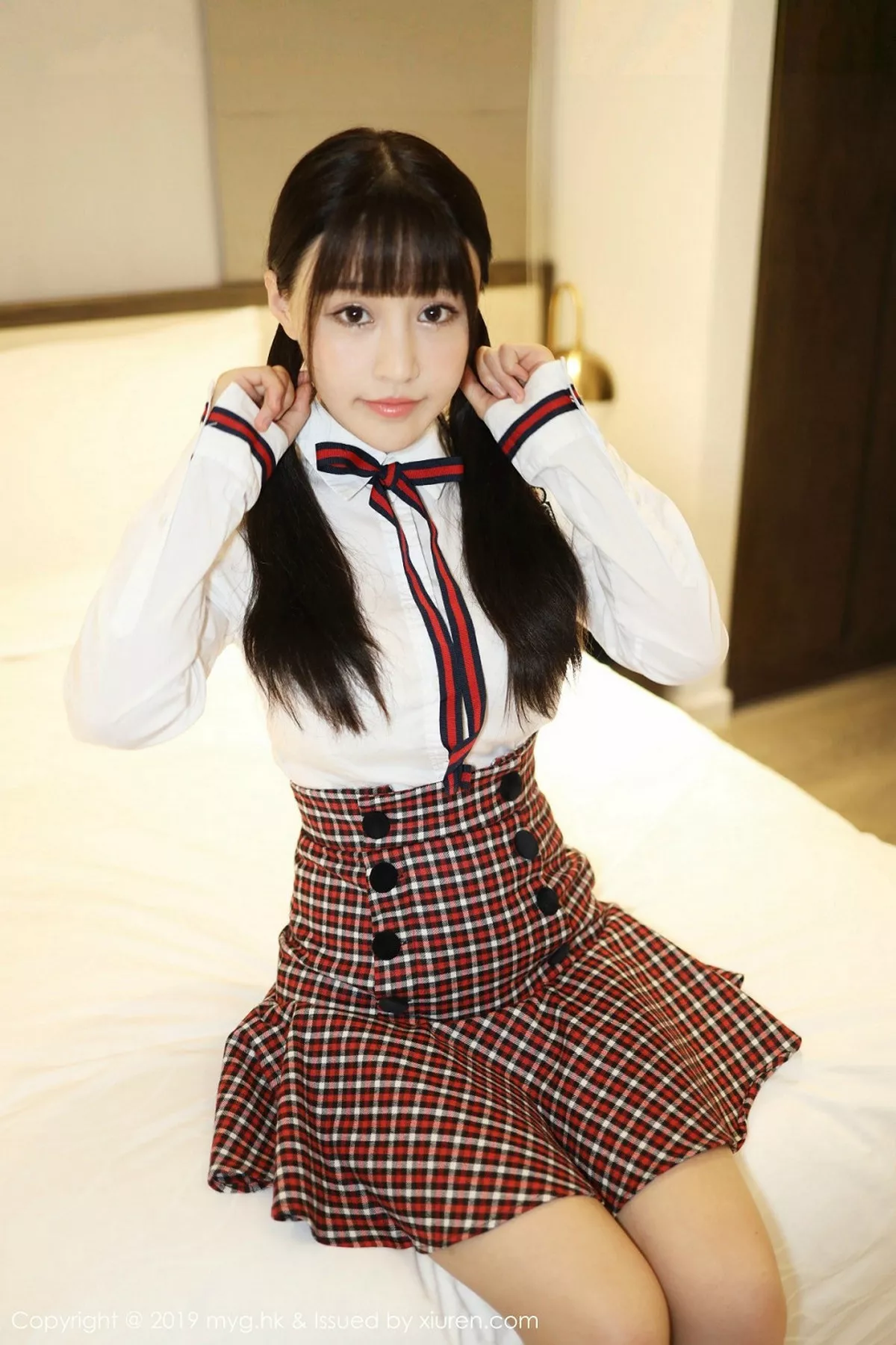 秀人集.com_[MyGirl美媛馆]Vol.355_嫩模Flower朱可儿学生装放学剧情私房床上撩人诱惑写真81P