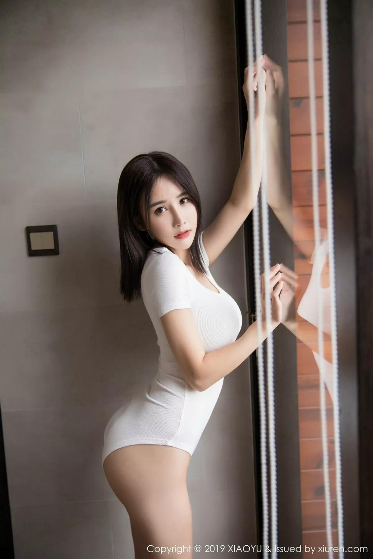 秀人集.com_[XiaoYu画语界]Vol.060_女神小沫琳马尔代夫旅拍浴室里高叉连体衣湿身诱惑写真50P