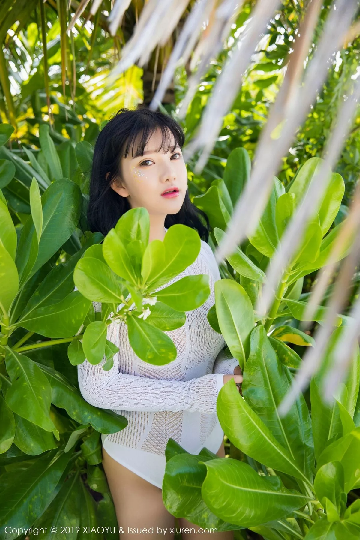 秀人集.com_[XiaoYu画语界]Vol.070_嫩模小尤奈马尔代夫旅拍床单裹身半露傲人豪乳极致诱惑写真49P