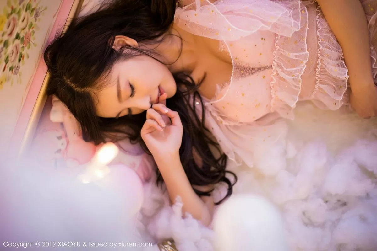 秀人集.com_[XiaoYu画语界]Vol.059_女神杨晨晨sugar圣诞主题性感内衣秀火辣身材诱惑写真45P
