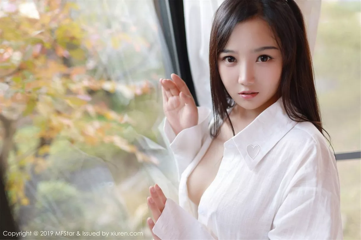 秀人集.com_[MFStar模范学院]Vol.187_女神徐微微mia日本旅拍性感白衬衣配丁字裤惹火诱惑写真40P