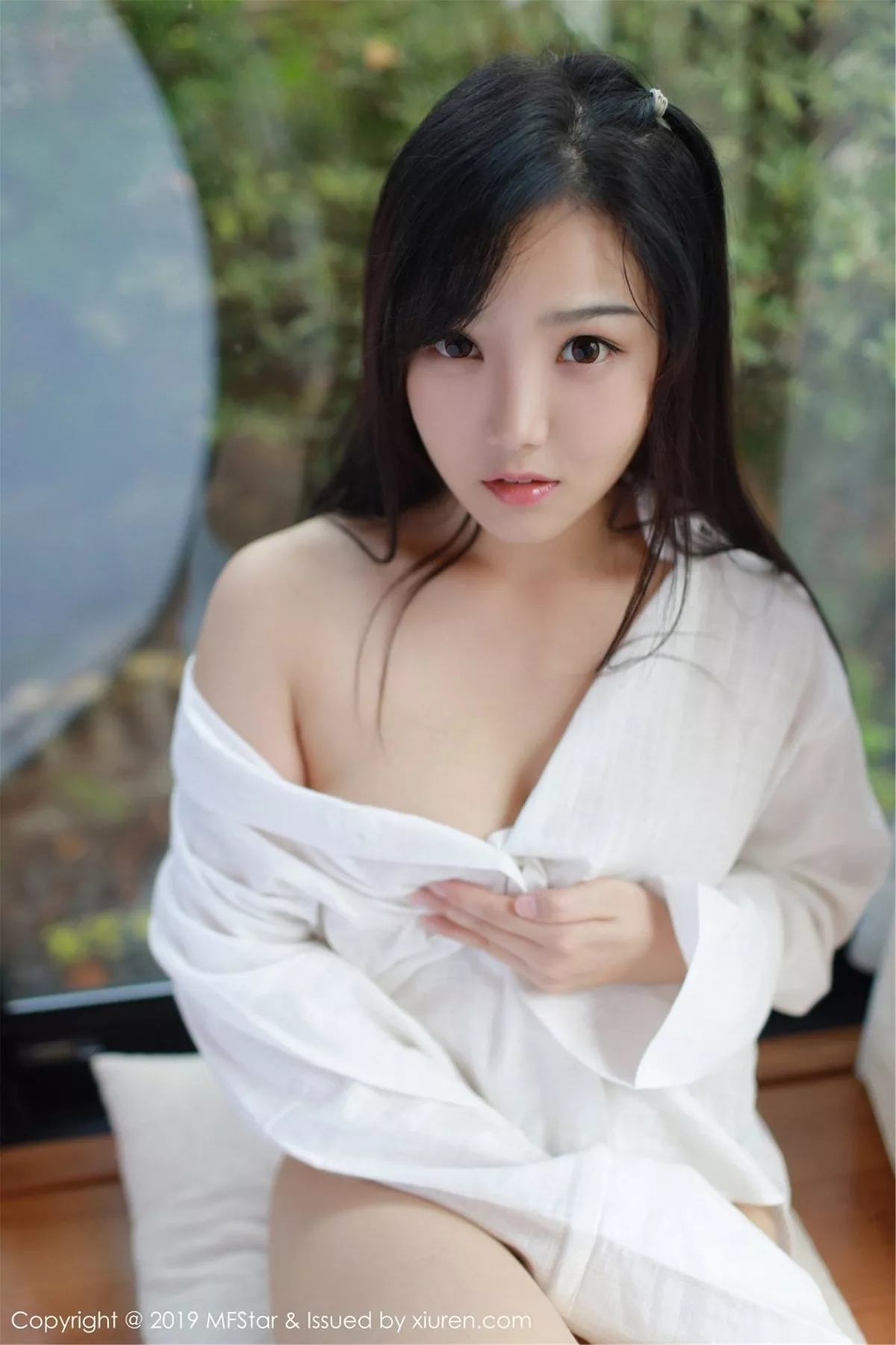 秀人集.com_[MFStar模范学院]Vol.187_女神徐微微mia日本旅拍性感白衬衣配丁字裤惹火诱惑写真40P
