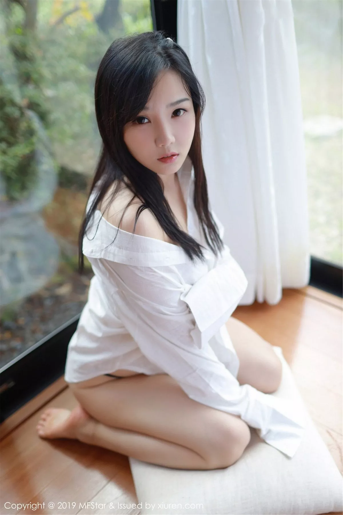 秀人集.com_[MFStar模范学院]Vol.187_女神徐微微mia日本旅拍性感白衬衣配丁字裤惹火诱惑写真40P
