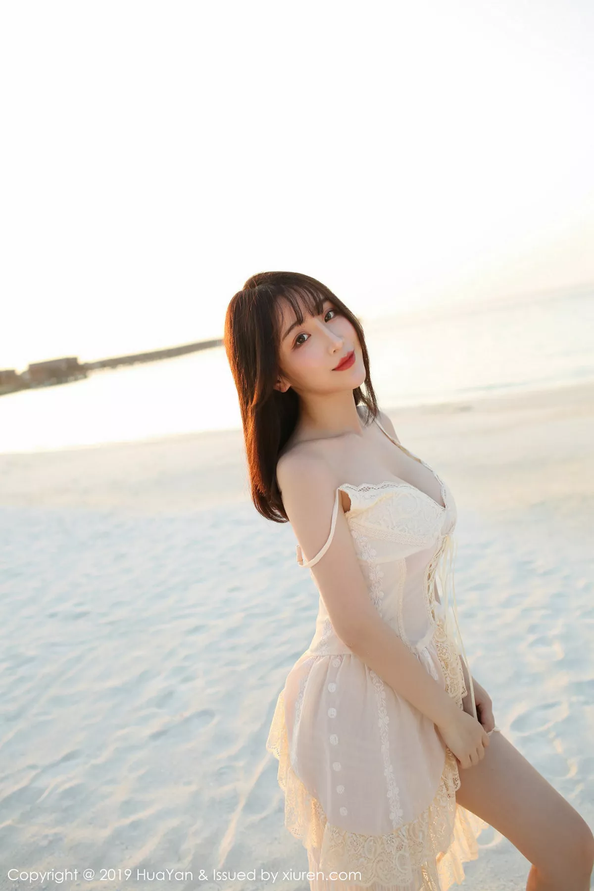 秀人集.com_[HuaYan花の颜]Vol.068_女神绯月樱-Cherry马代旅拍私房白色内衣露童颜巨乳诱惑写真51P