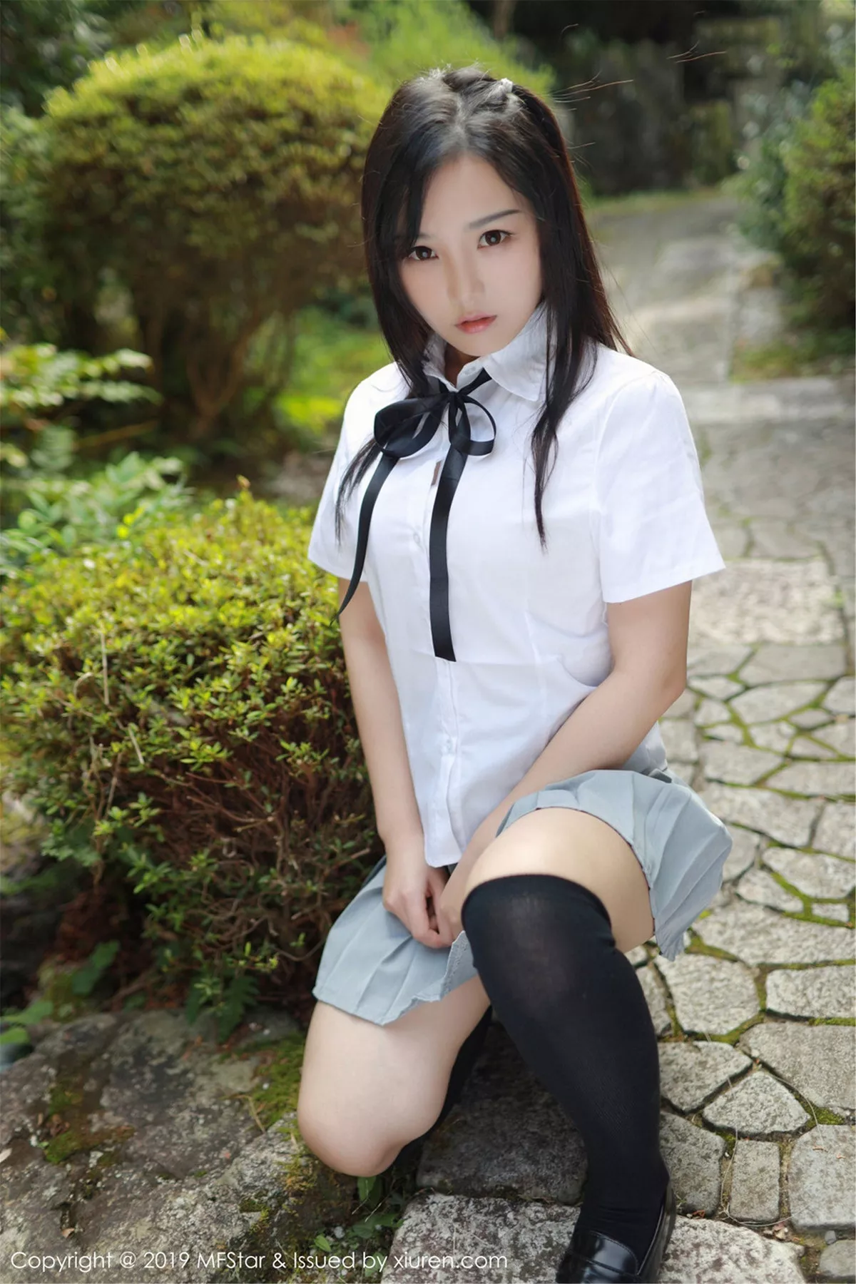秀人集.com_[MFStar模范学院]Vol.193_女神徐微微miar日本旅拍户外学生JK制服清爽迷人写真40P