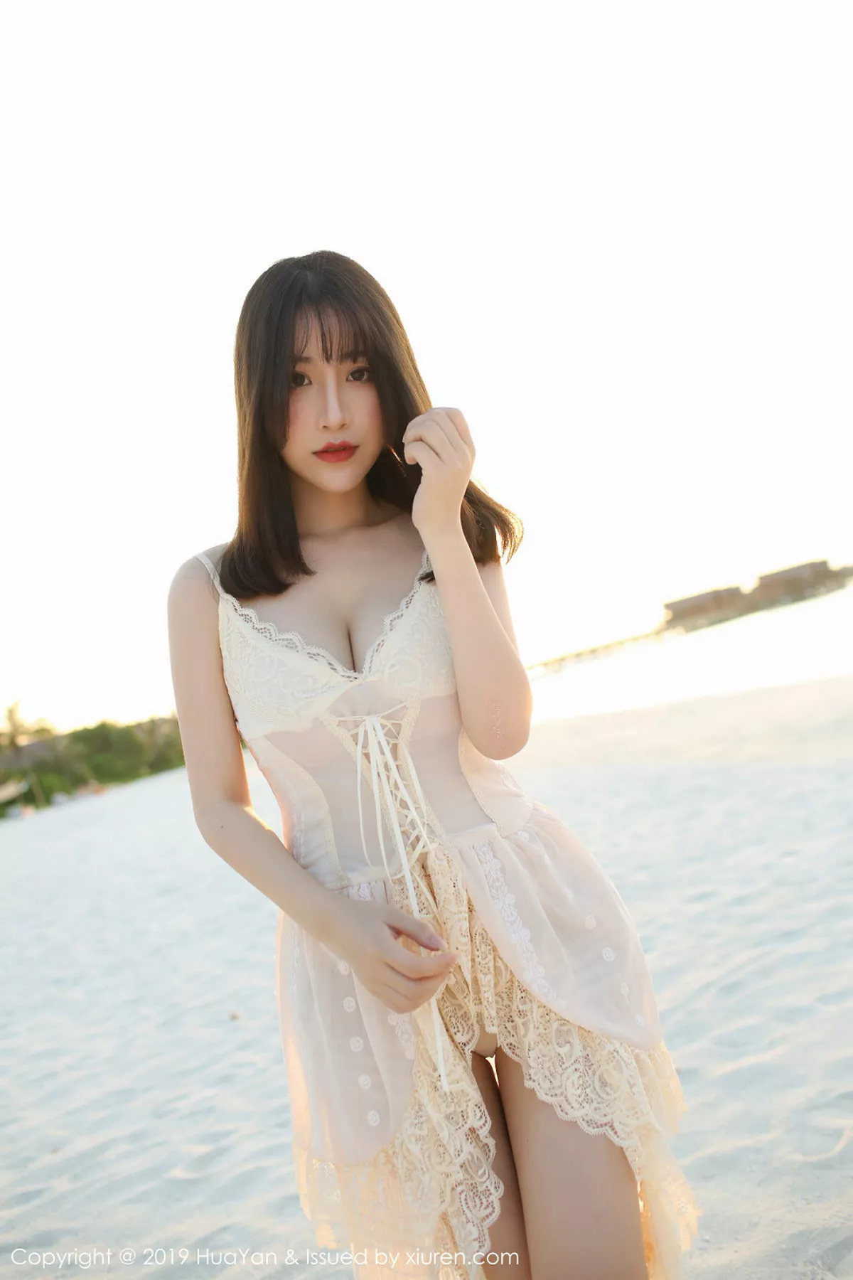 秀人集.com_[HuaYan花の颜]Vol.068_女神绯月樱-Cherry马代旅拍私房白色内衣露童颜巨乳诱惑写真51P