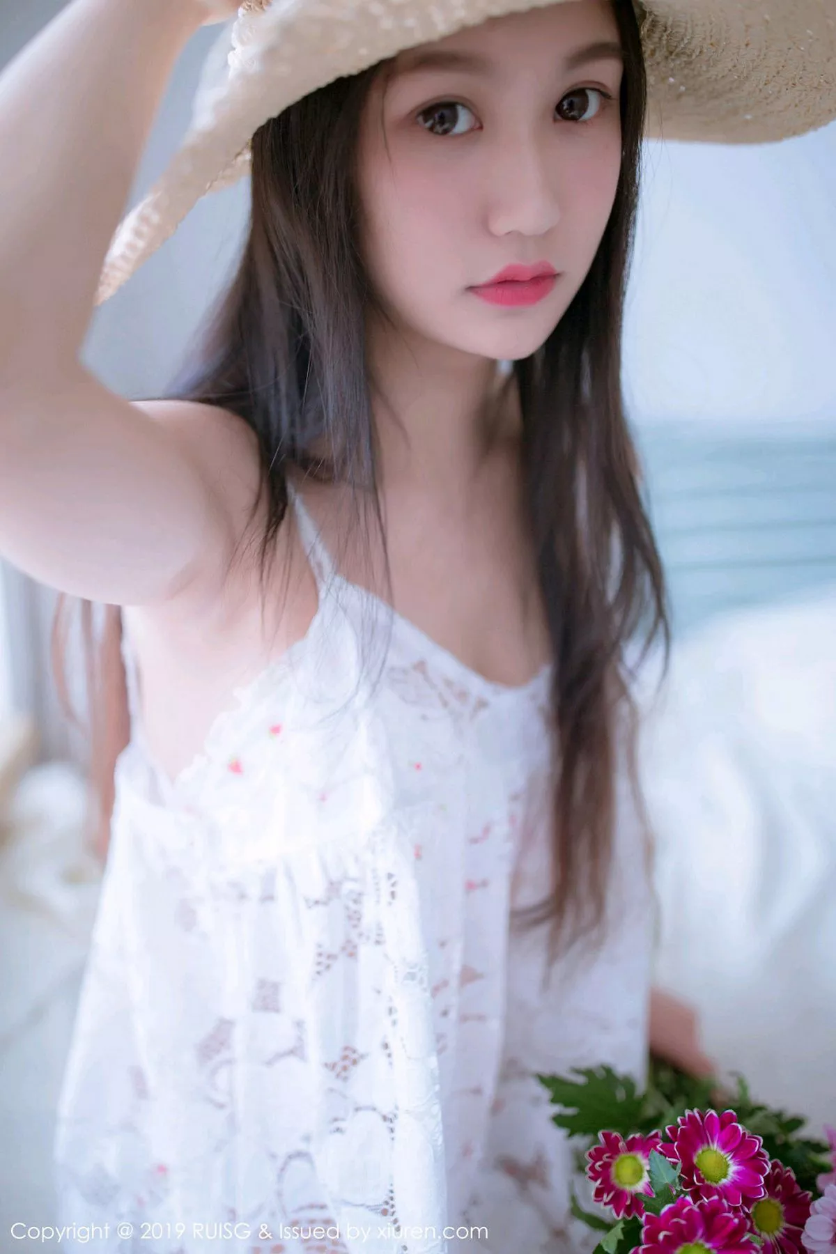 秀人集.com_[RUISG瑞丝馆]Vol.068_嫩模深紫Julie私房清甜可人草帽女孩系列靓丽迷人写真49P
