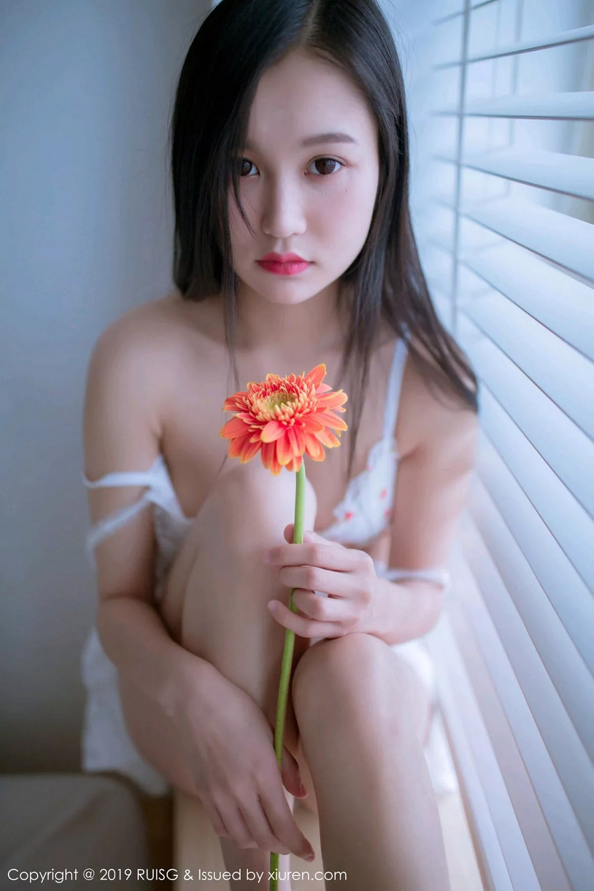 秀人集.com_[RUISG瑞丝馆]Vol.068_嫩模深紫Julie私房清甜可人草帽女孩系列靓丽迷人写真49P