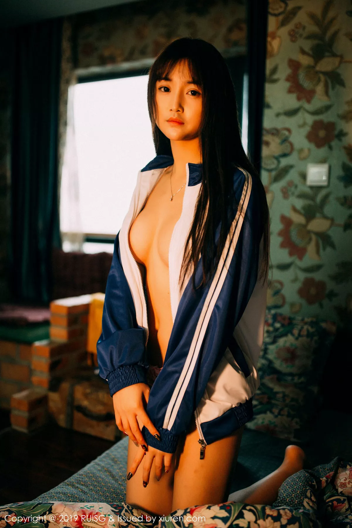 秀人集.com_[RUISG瑞丝馆]Vol.069_嫩模圆圆Daphne私房脱运动服露花色内衣秀完美身材诱惑写真51P