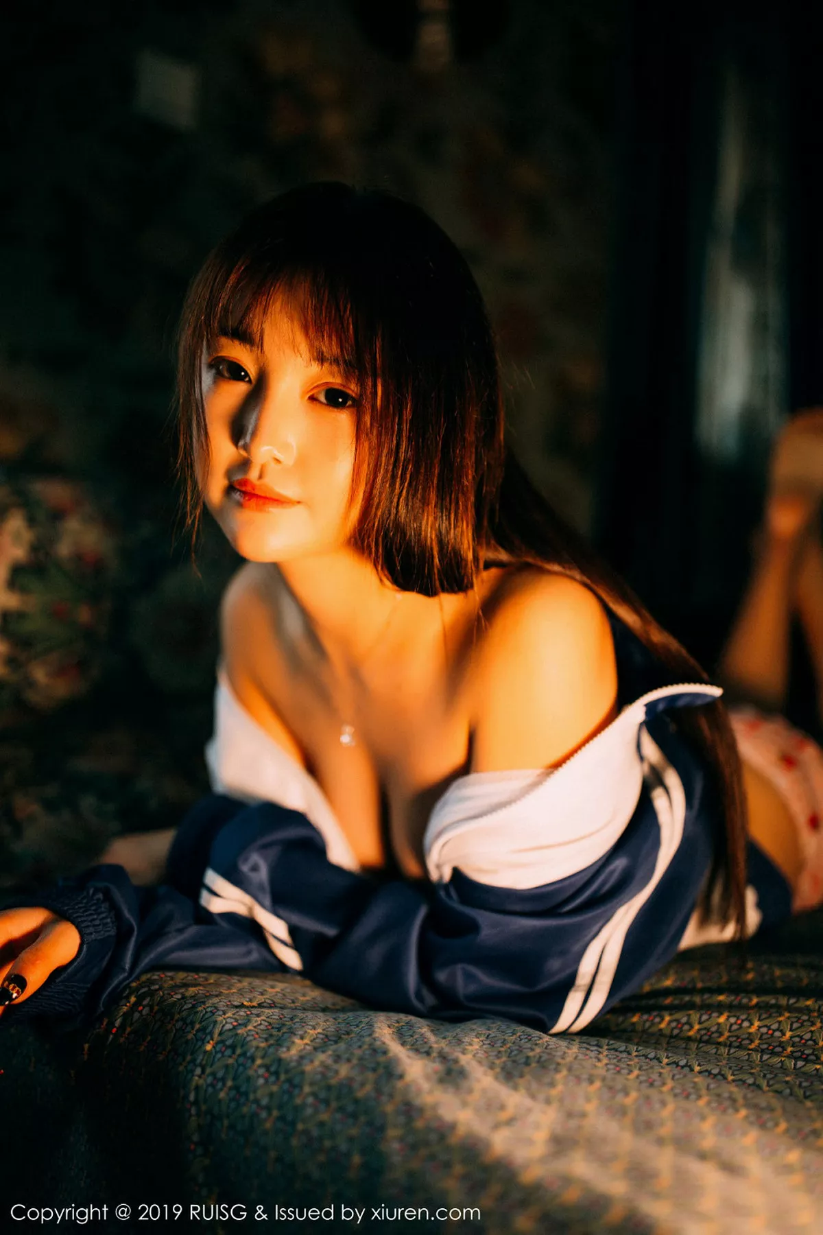 秀人集.com_[RUISG瑞丝馆]Vol.069_嫩模圆圆Daphne私房脱运动服露花色内衣秀完美身材诱惑写真51P