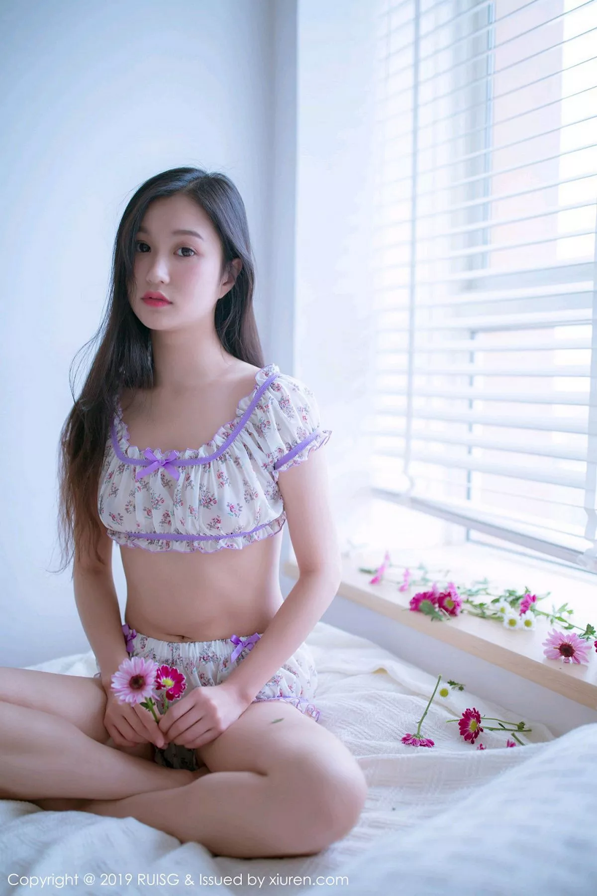 秀人集.com_[RUISG瑞丝馆]Vol.068_嫩模深紫Julie私房清甜可人草帽女孩系列靓丽迷人写真49P