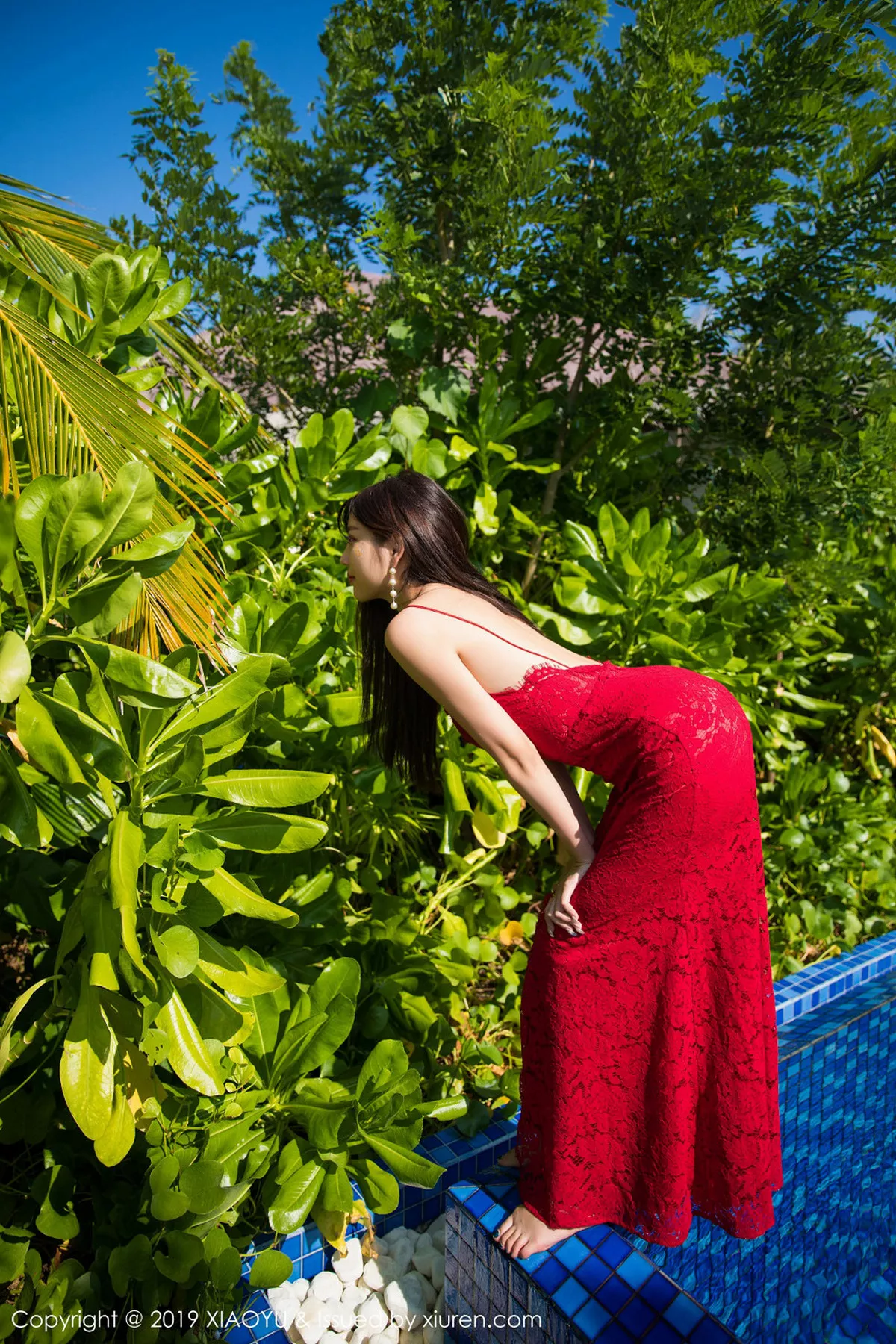 秀人集.com_[XiaoYu画语界]Vol.084_女神杨晨晨sugar马尔代夫旅拍牛仔裤配白色内衣诱惑写真52P