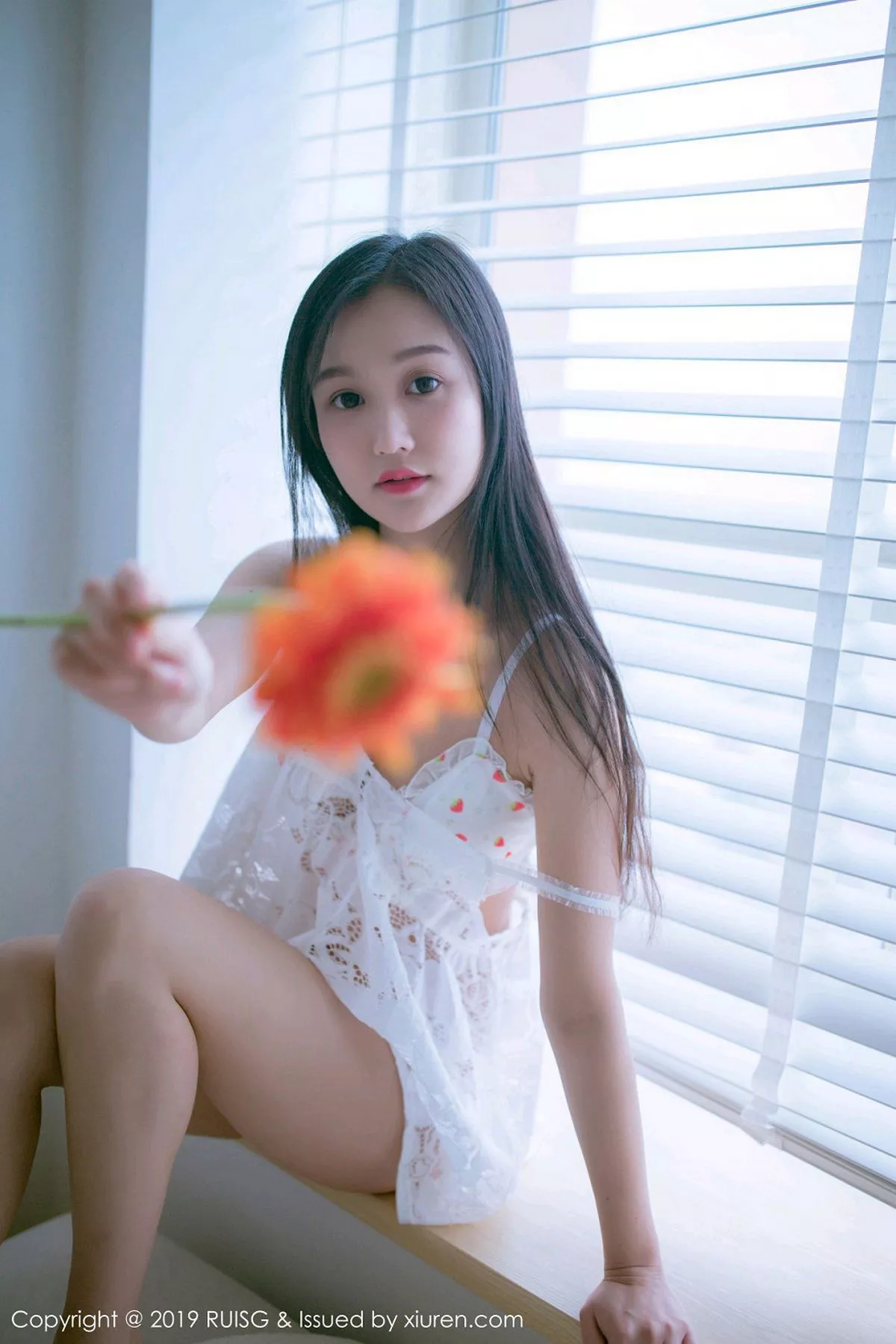 秀人集.com_[RUISG瑞丝馆]Vol.068_嫩模深紫Julie私房清甜可人草帽女孩系列靓丽迷人写真49P