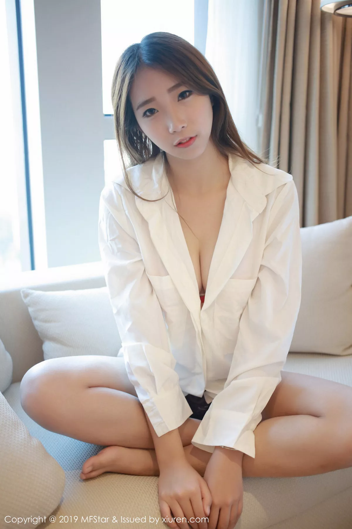 秀人集.com_[MFStar模范学院]Vol.199_嫩模宝儿fox私房红色蕾丝内衣半脱露翘臀惹火诱惑写真41P